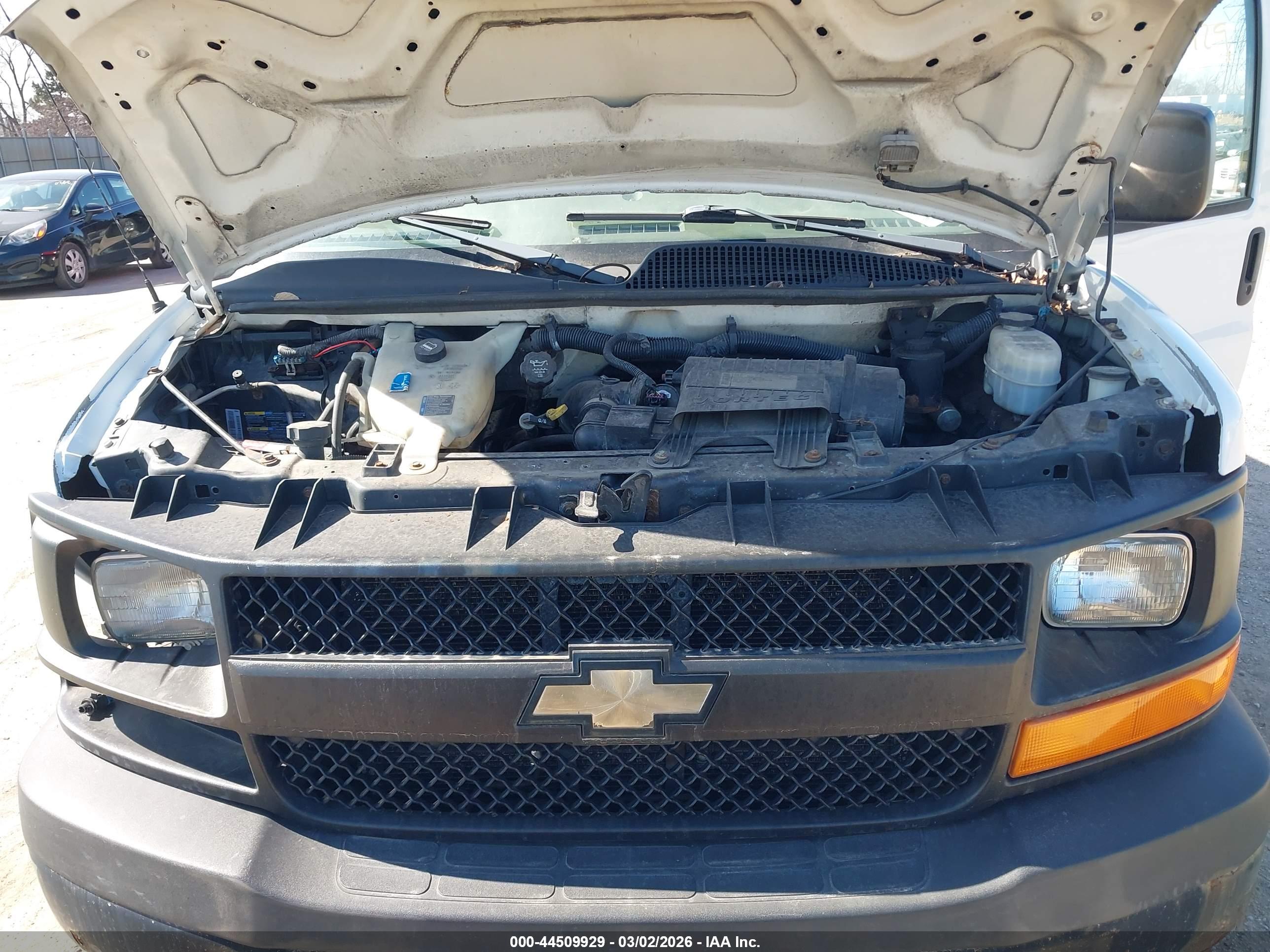 CHEVROLET EXPRESS image 10