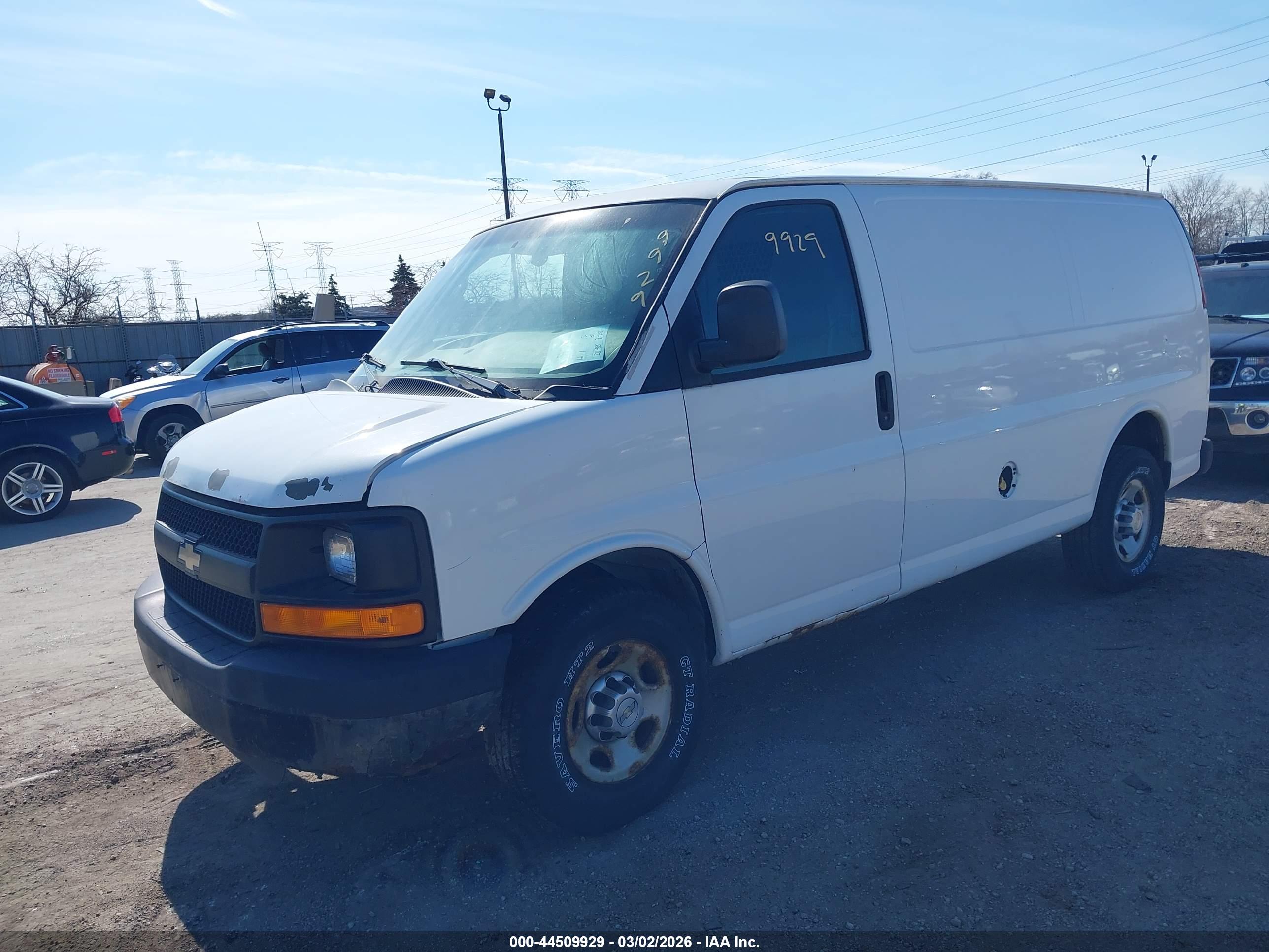 CHEVROLET EXPRESS image 2