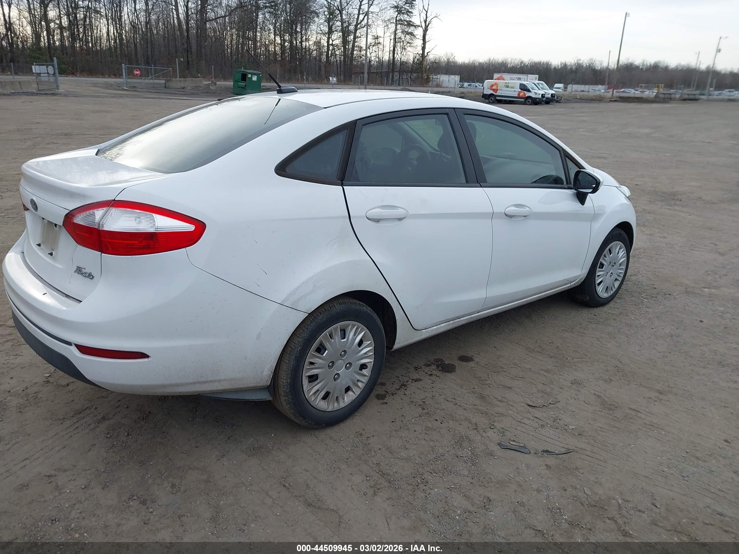 FORD FIESTA image 4