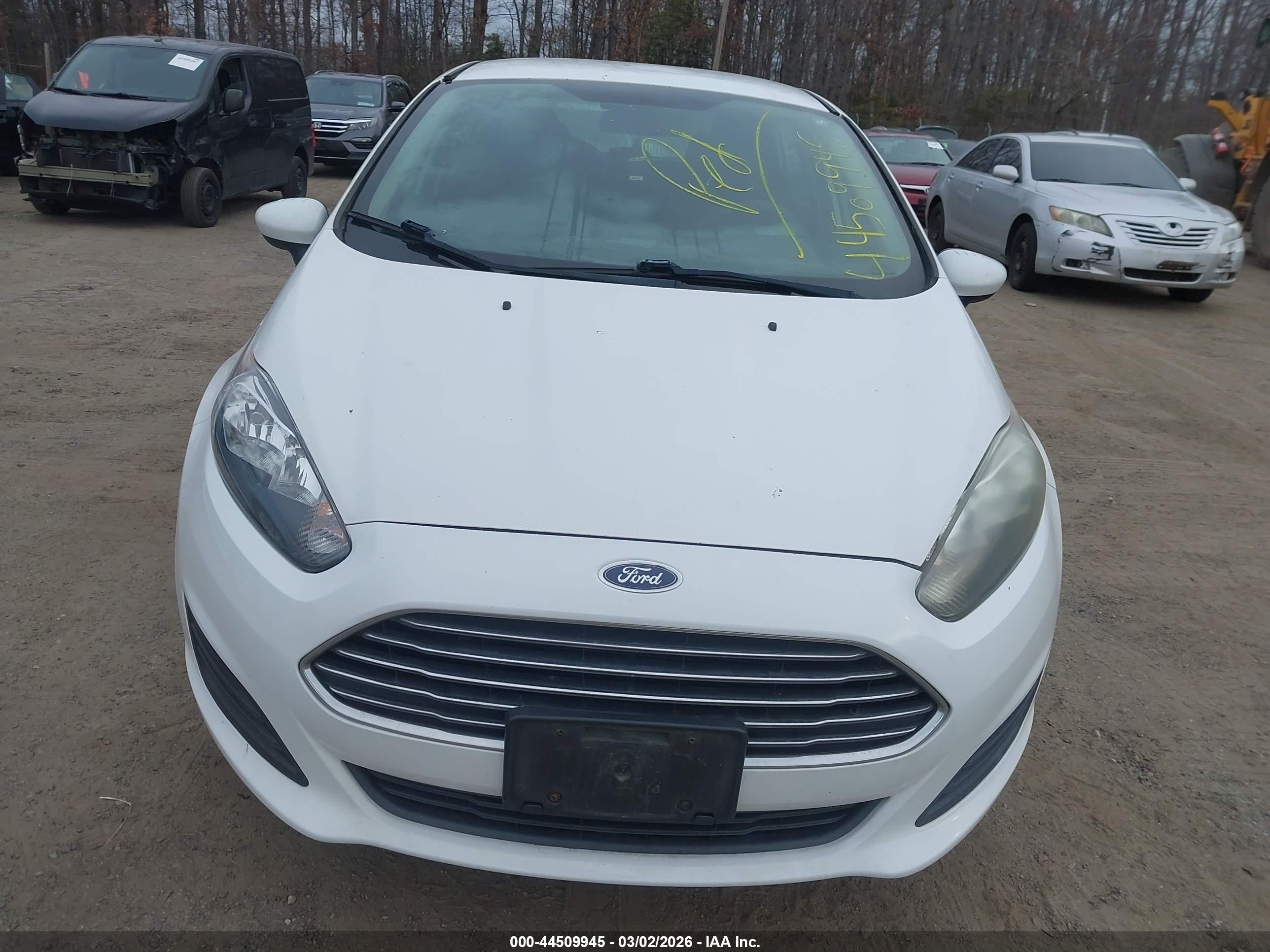 FORD FIESTA image 6
