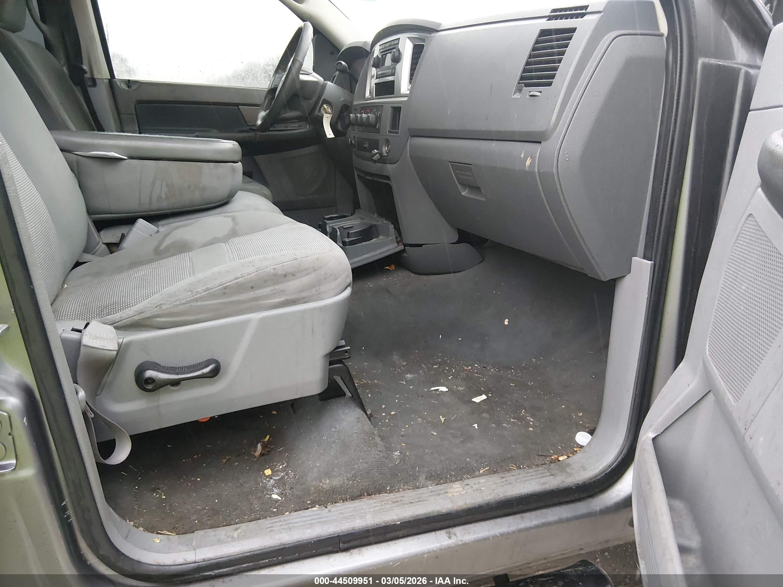 DODGE RAM image 5