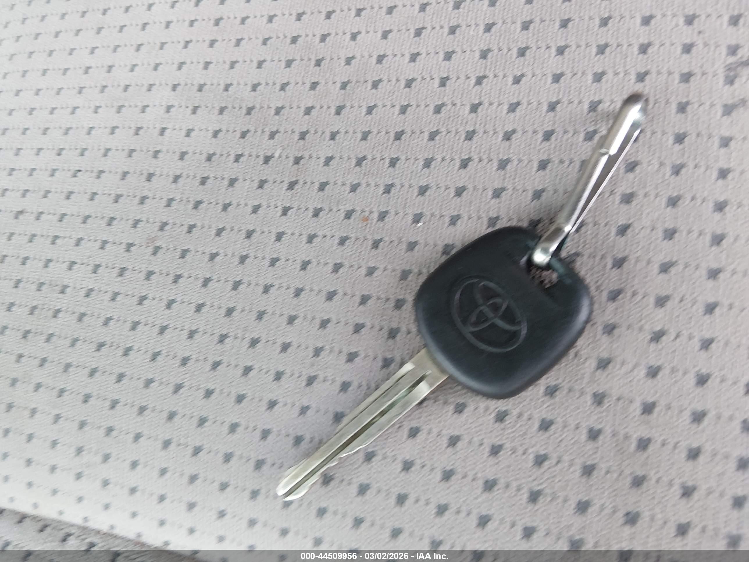 TOYOTA SIENNA image 11