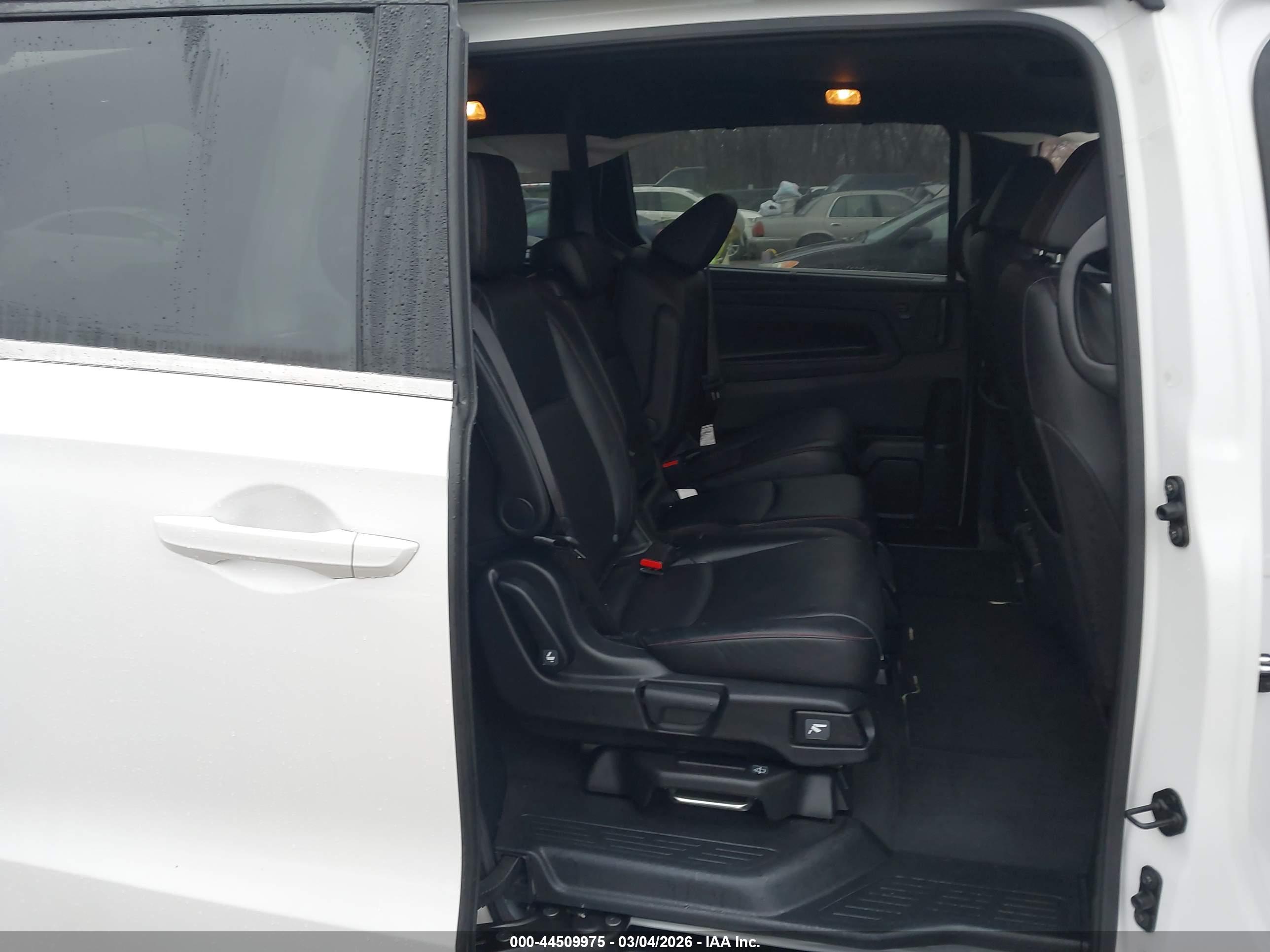 HONDA ODYSSEY image 8