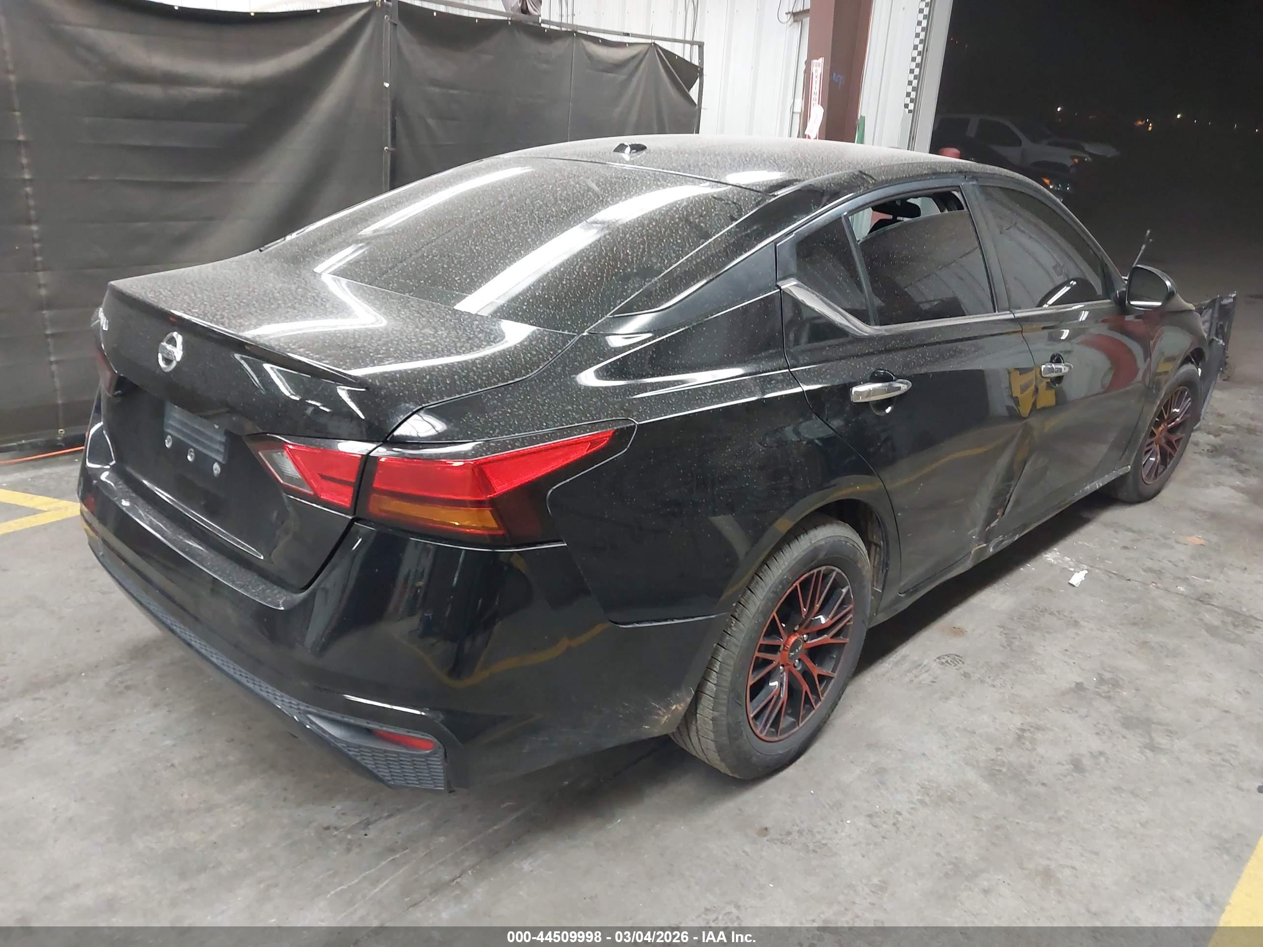 NISSAN ALTIMA image 4