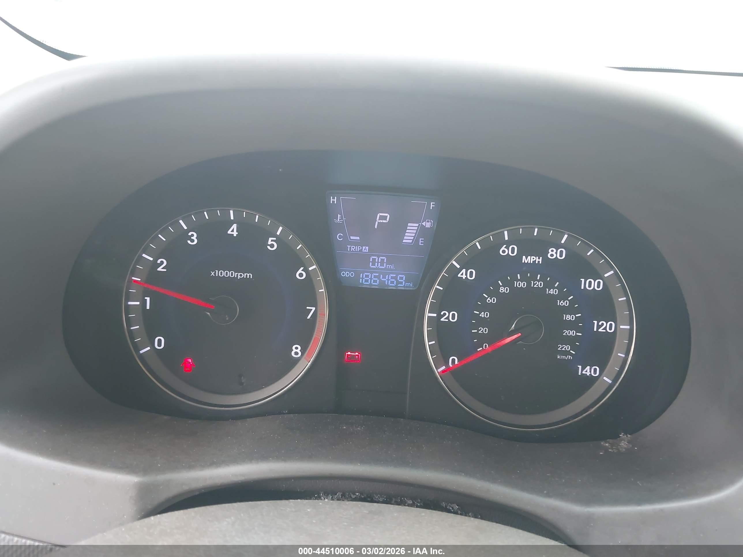 HYUNDAI ACCENT image 7