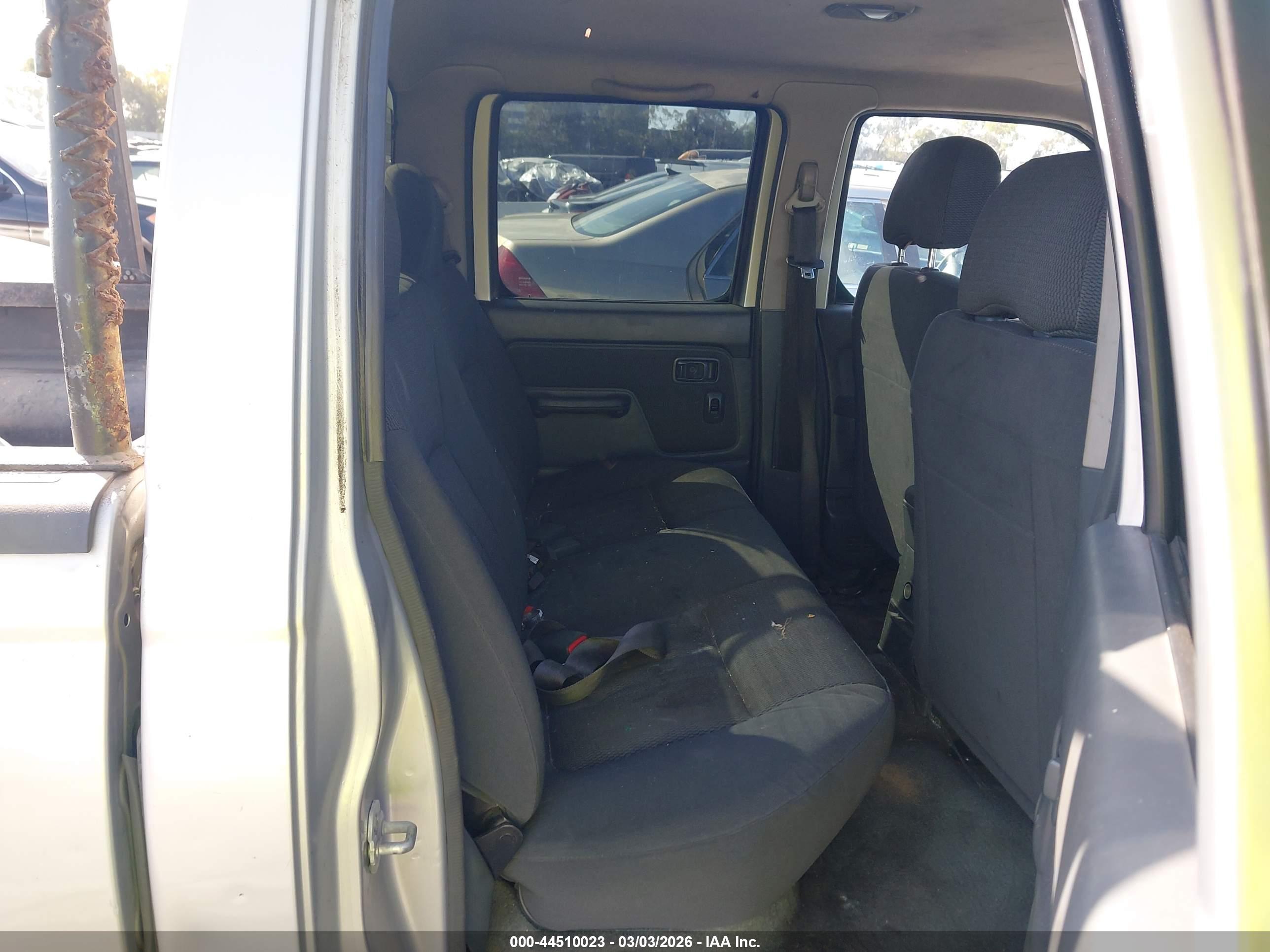 NISSAN FRONTIER image 8