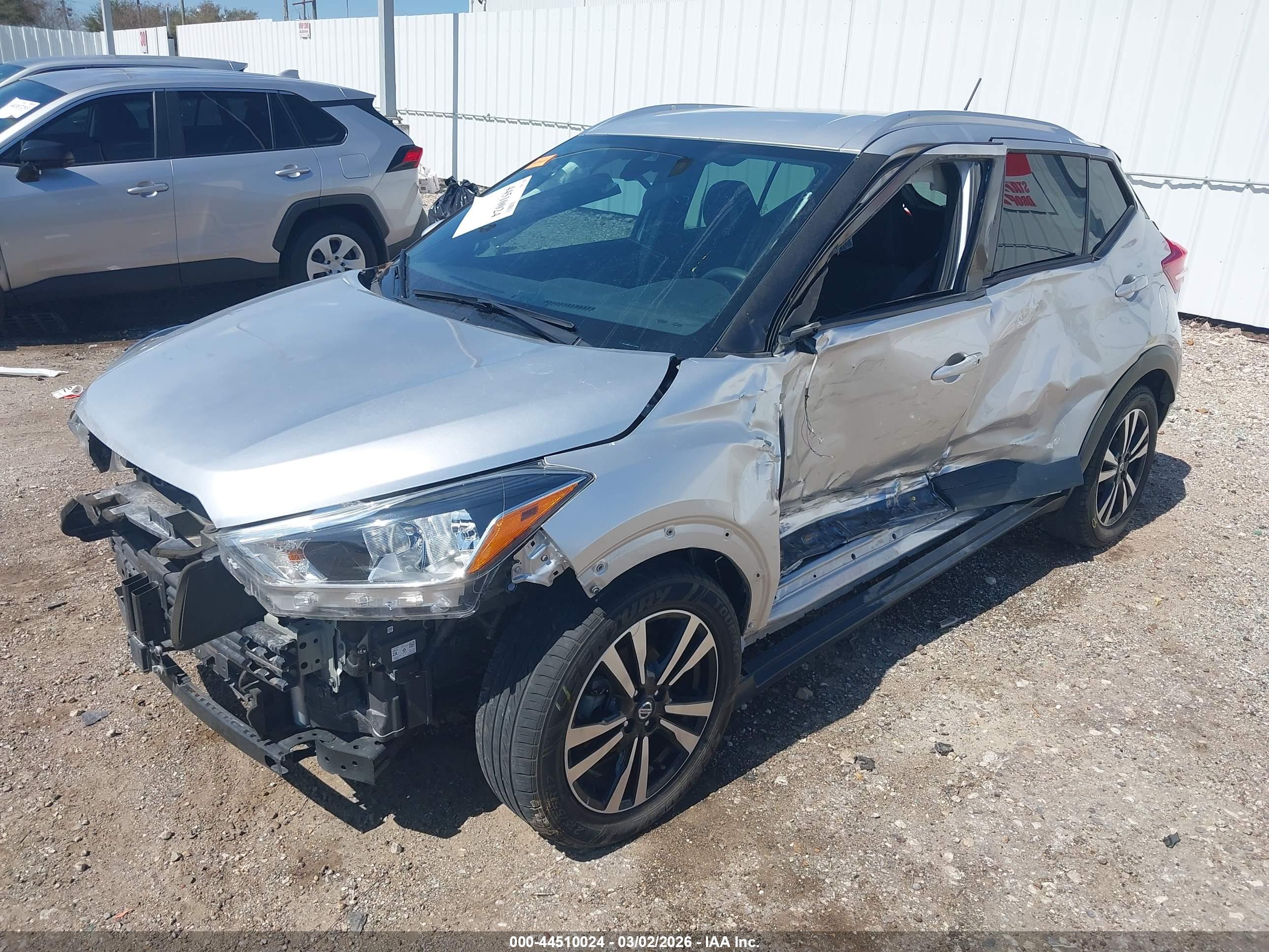 NISSAN KICKS image 2