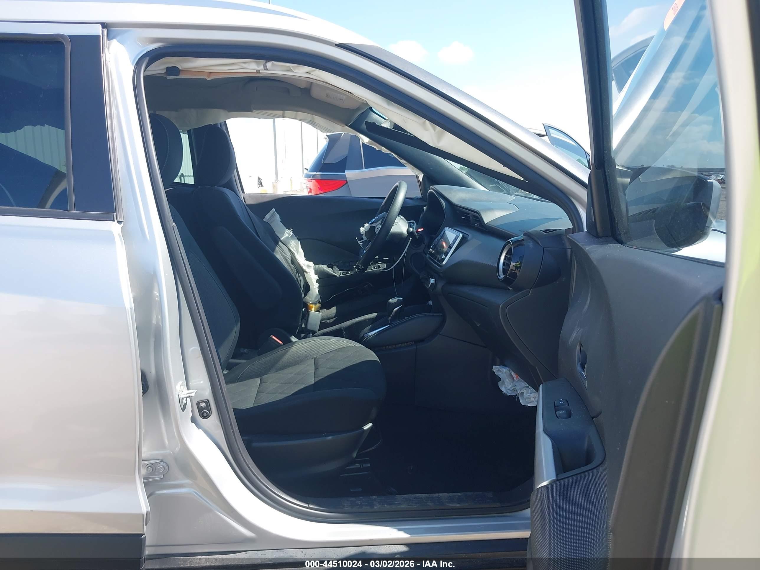 NISSAN KICKS image 5