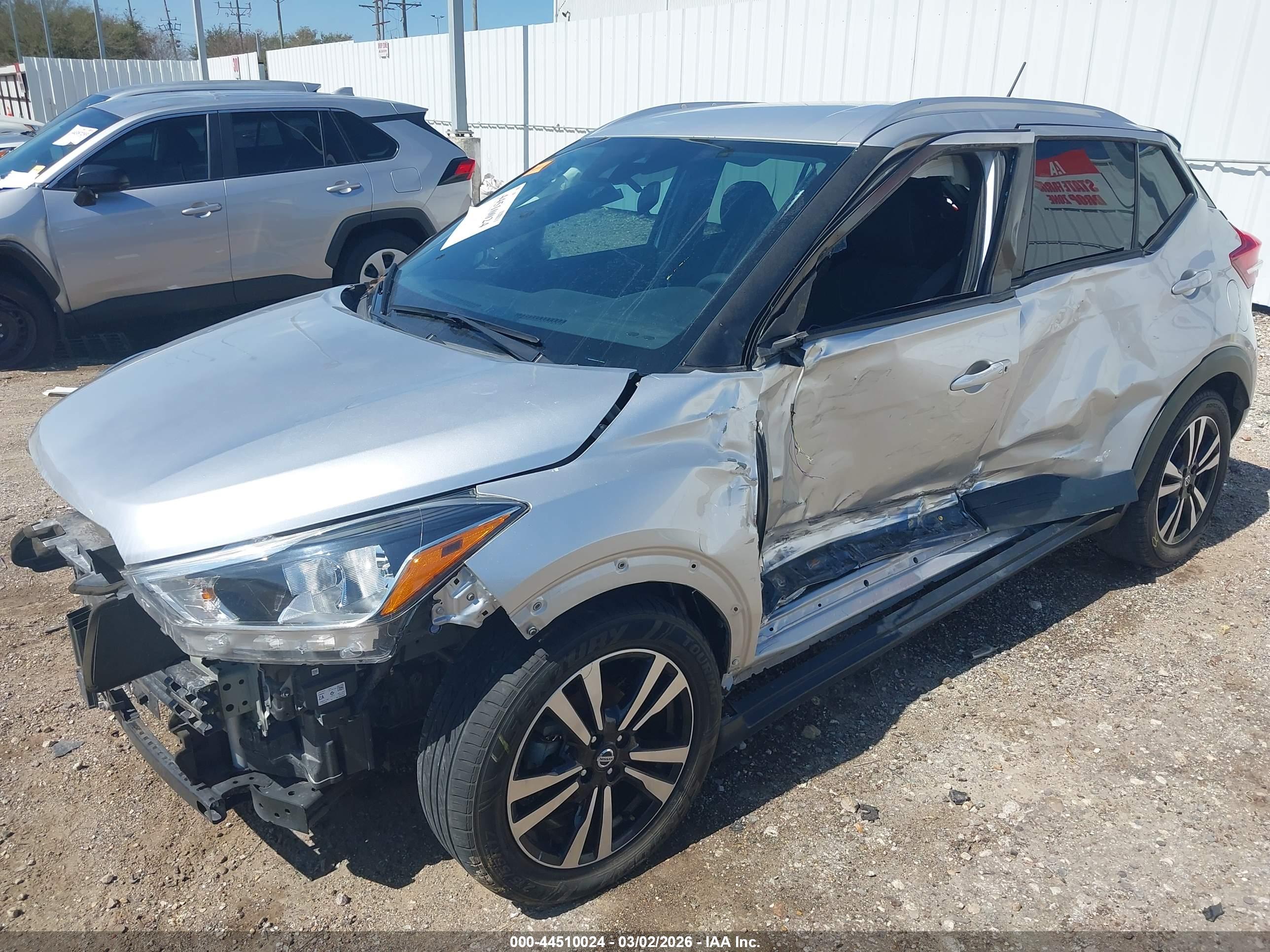 NISSAN KICKS image 6