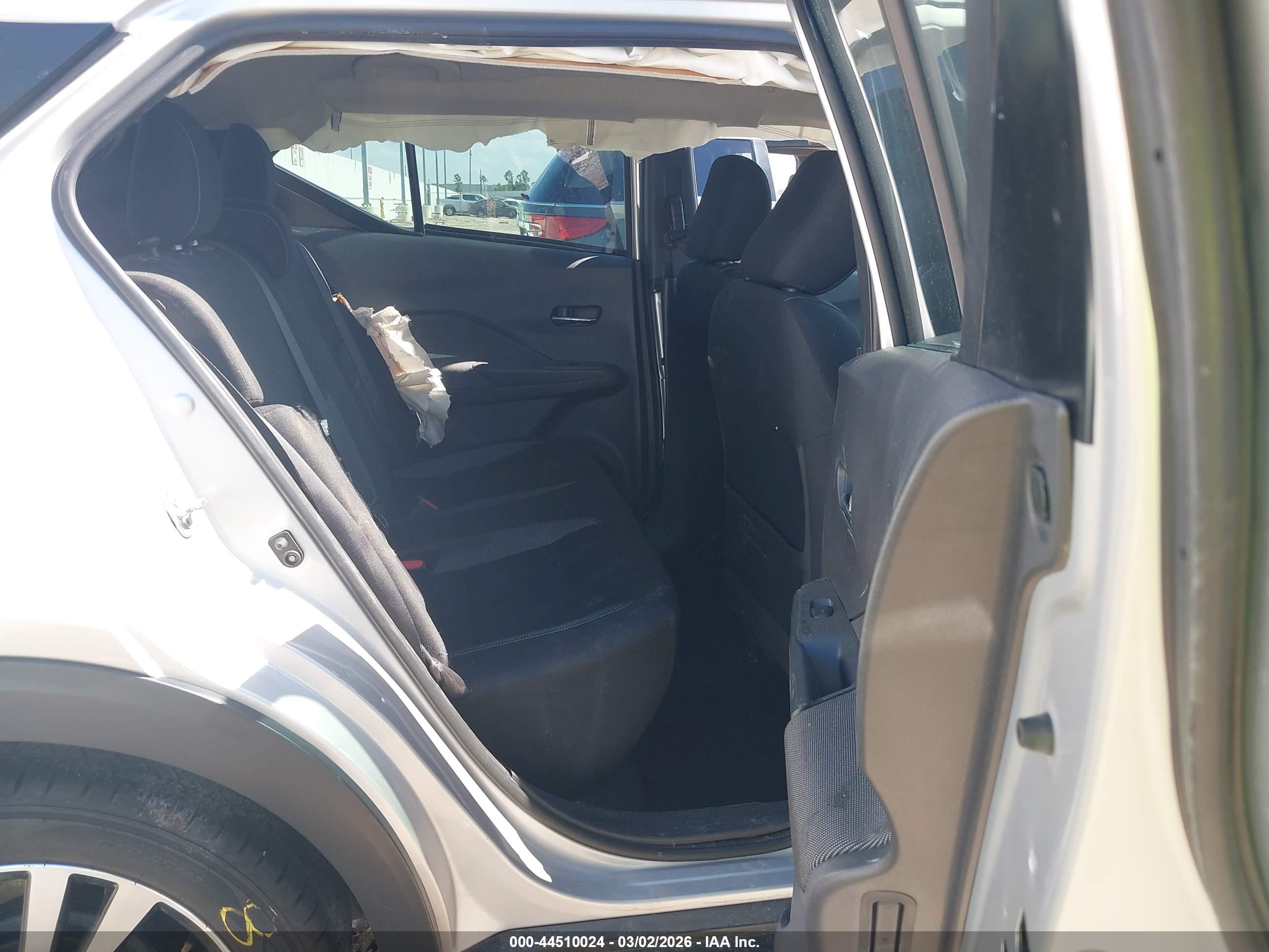 NISSAN KICKS image 8