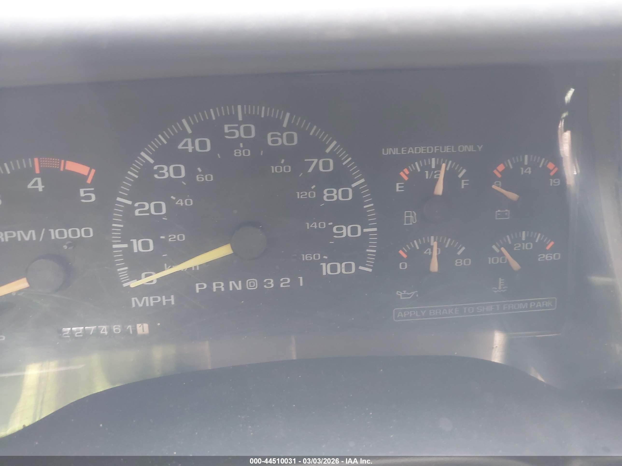 CHEVROLET SUBURBAN image 7