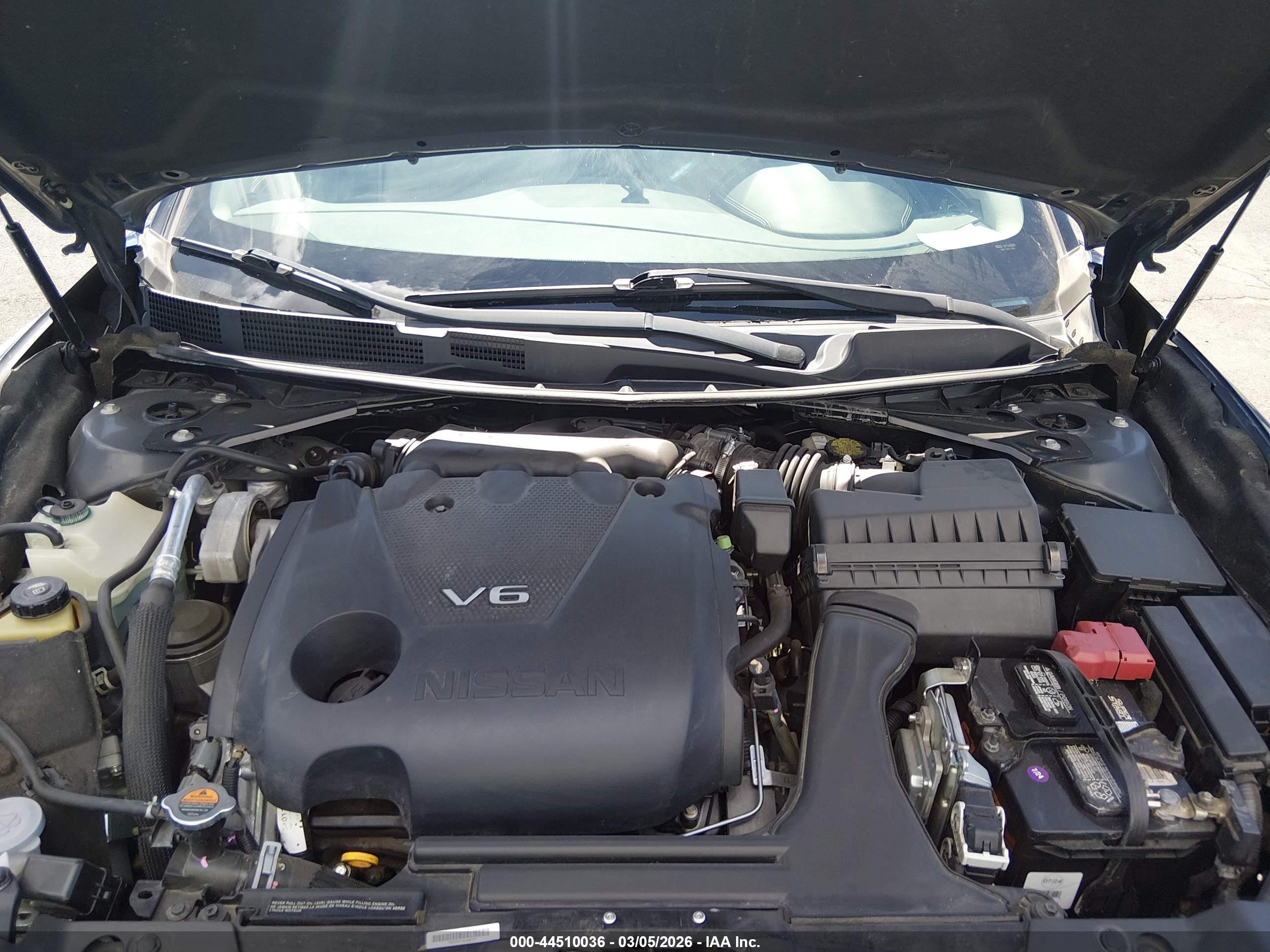 NISSAN MAXIMA image 10