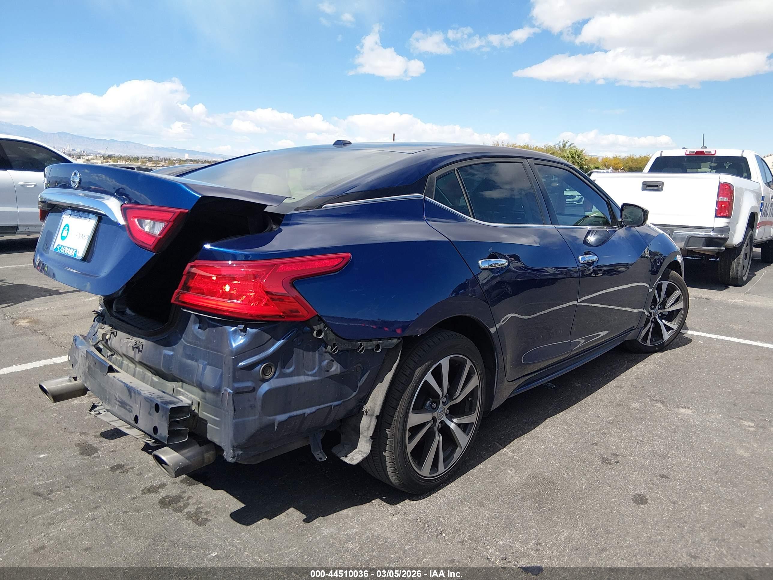 NISSAN MAXIMA image 4