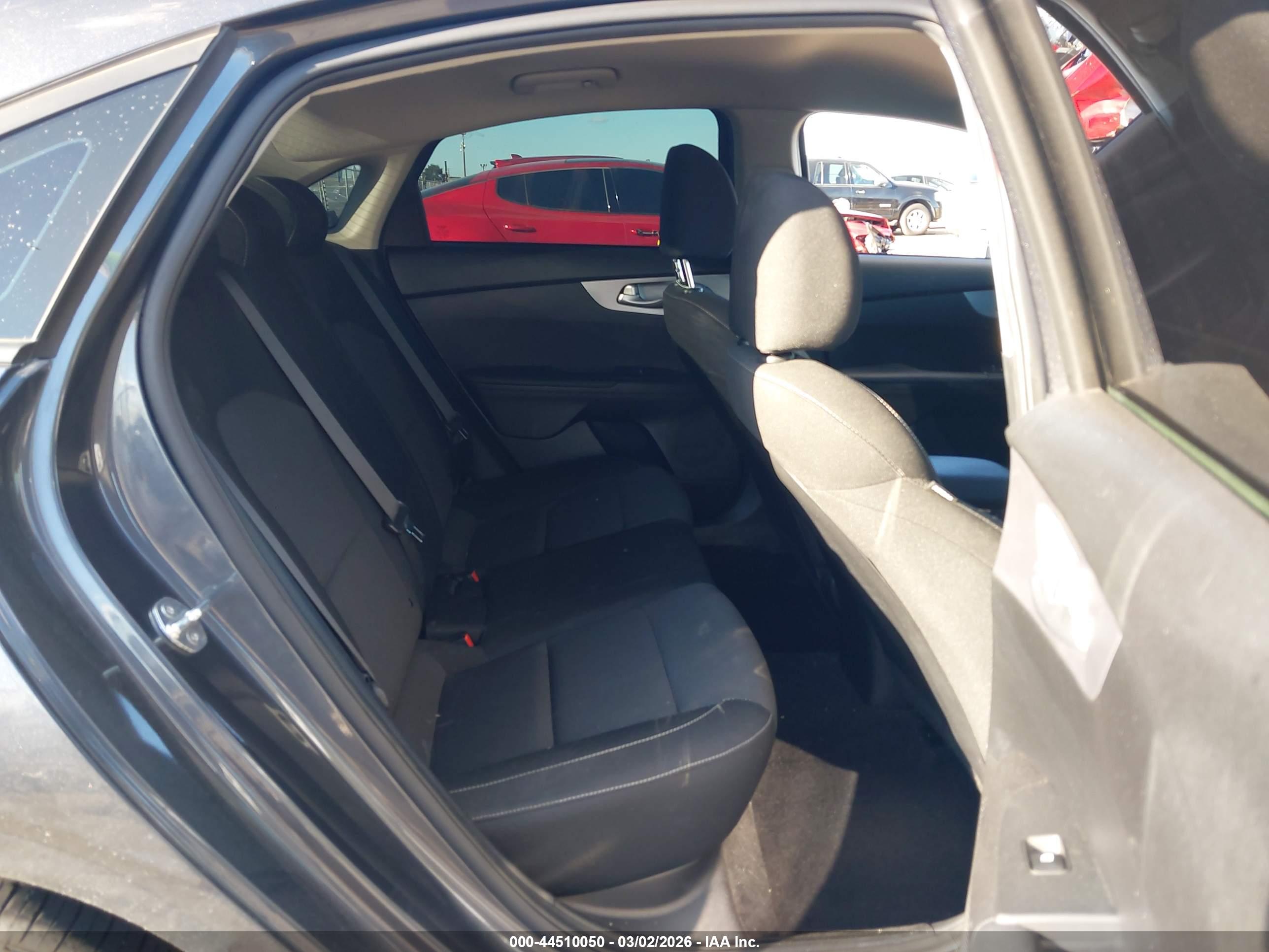 KIA FORTE image 8