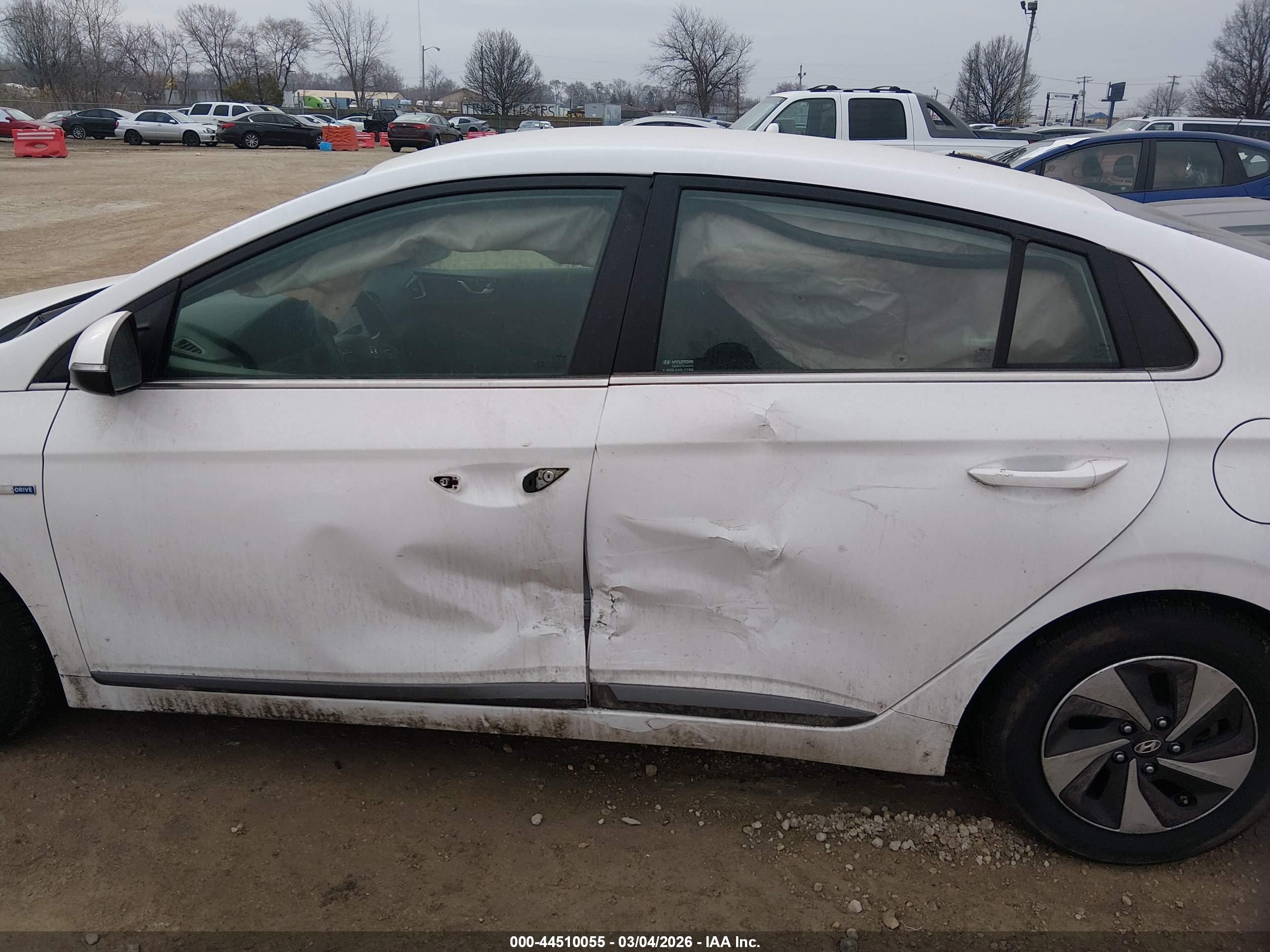 HYUNDAI IONIQ image 6