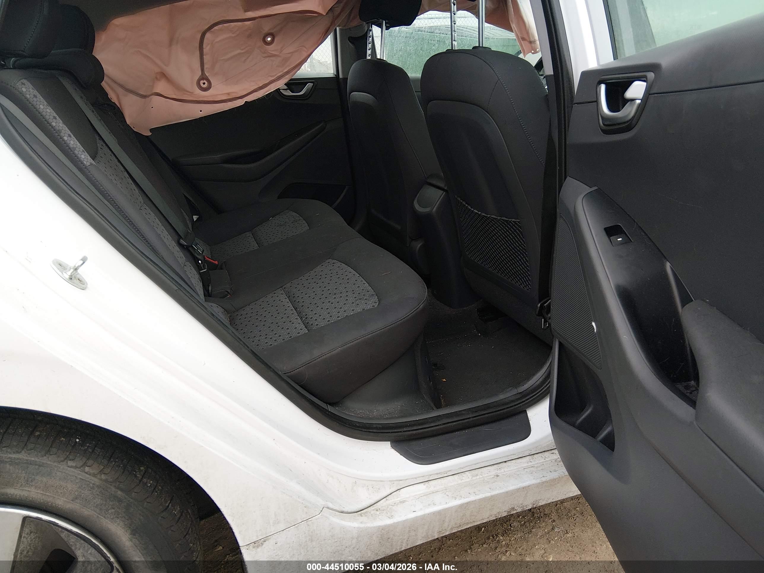 HYUNDAI IONIQ image 8