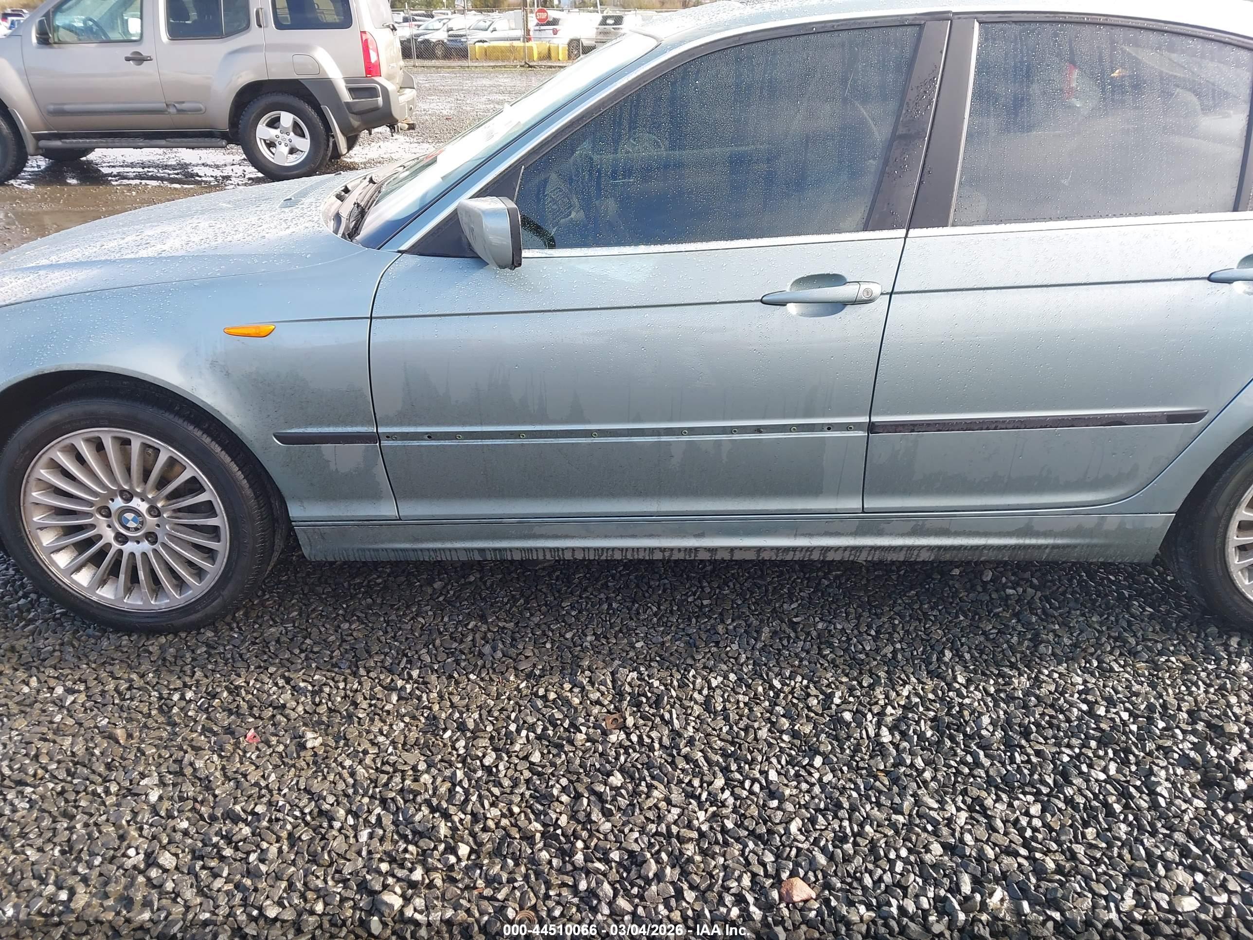 BMW 330XI image 6