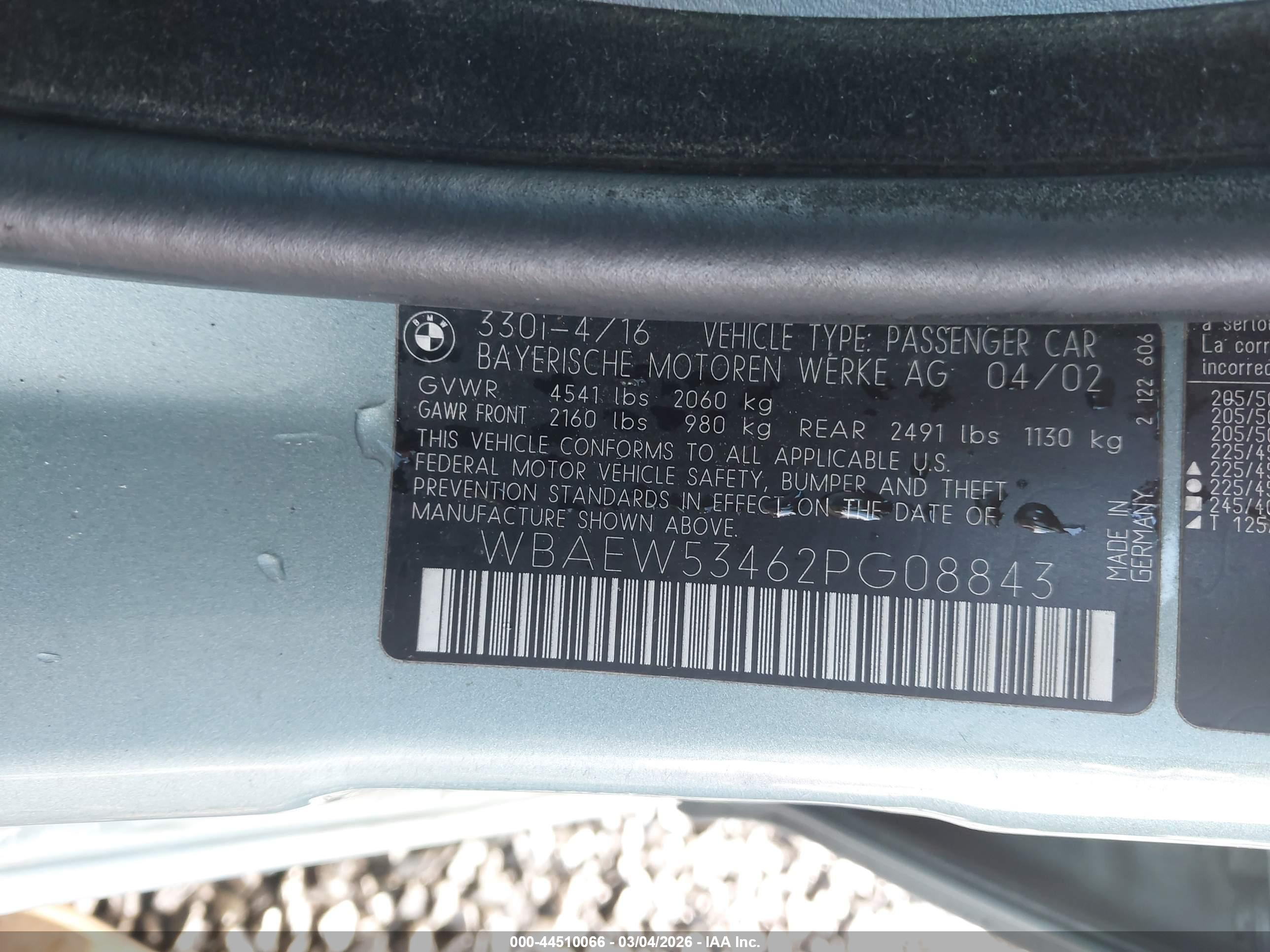 BMW 330XI image 9