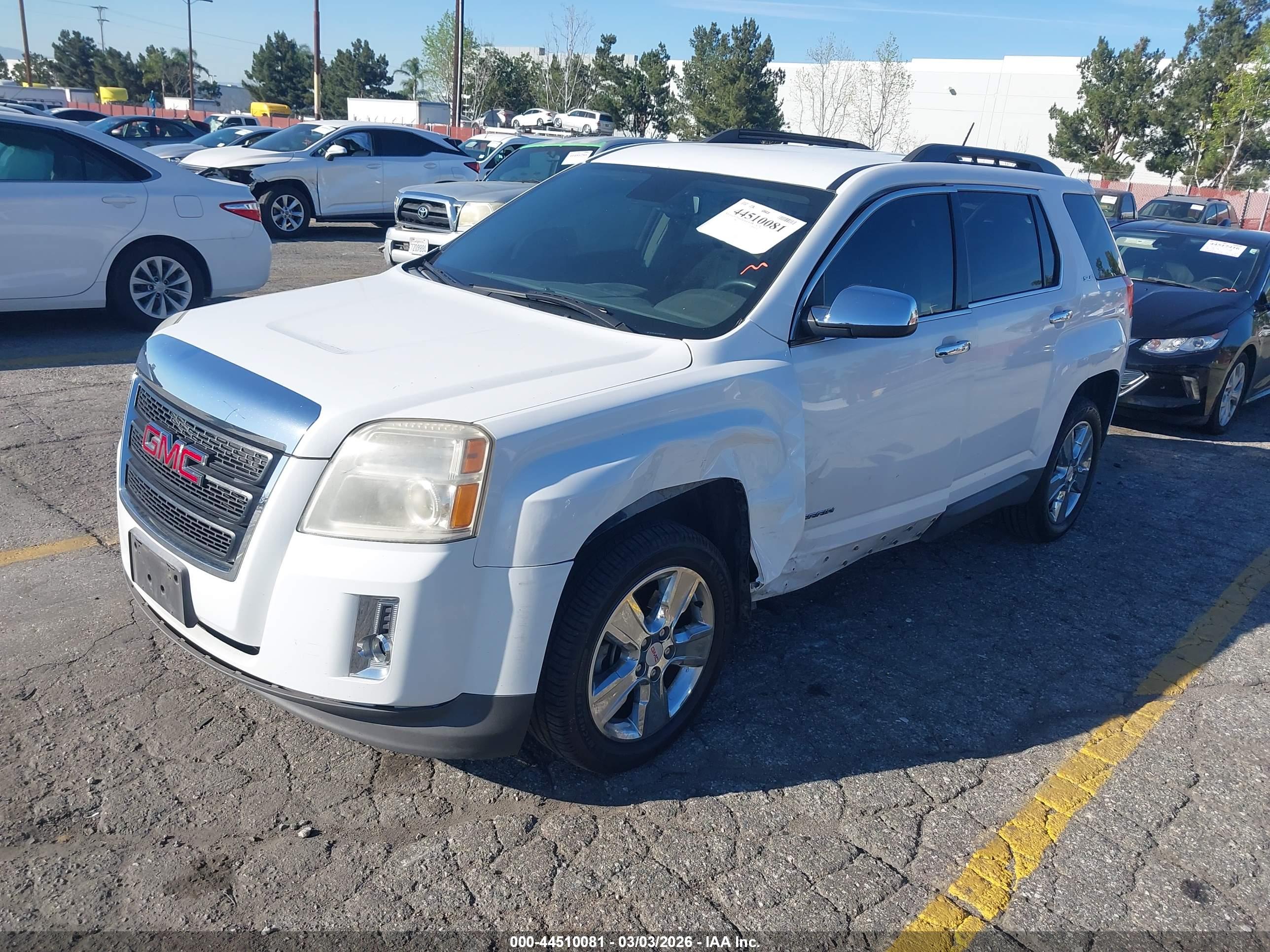 GMC TERRAIN image 2