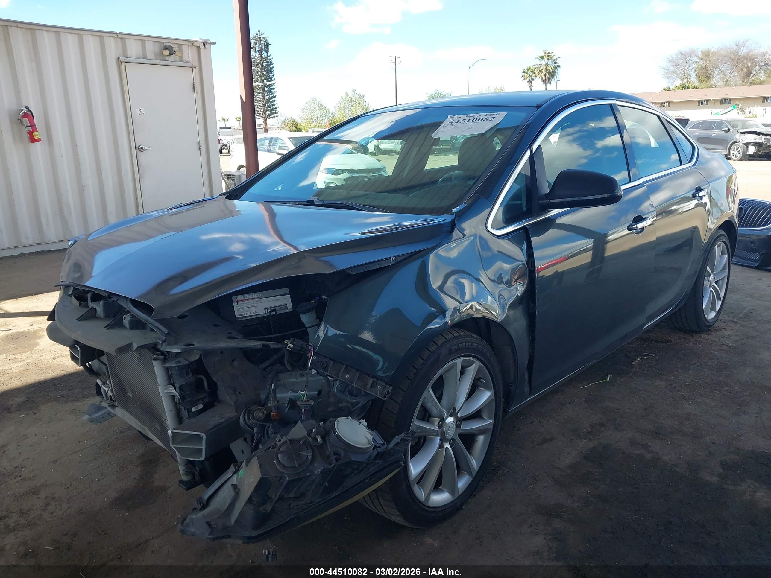 BUICK VERANO image 2