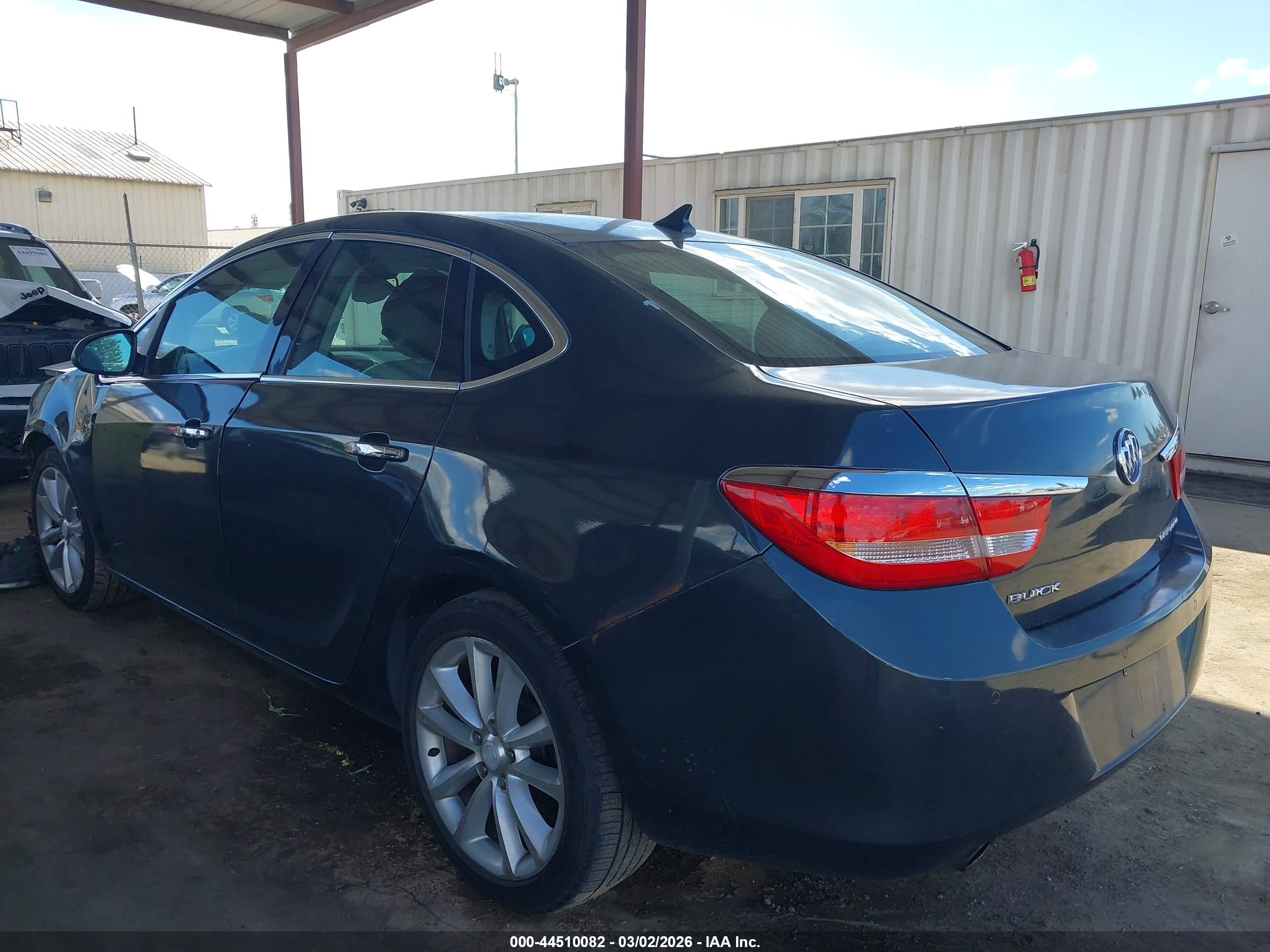 BUICK VERANO image 3