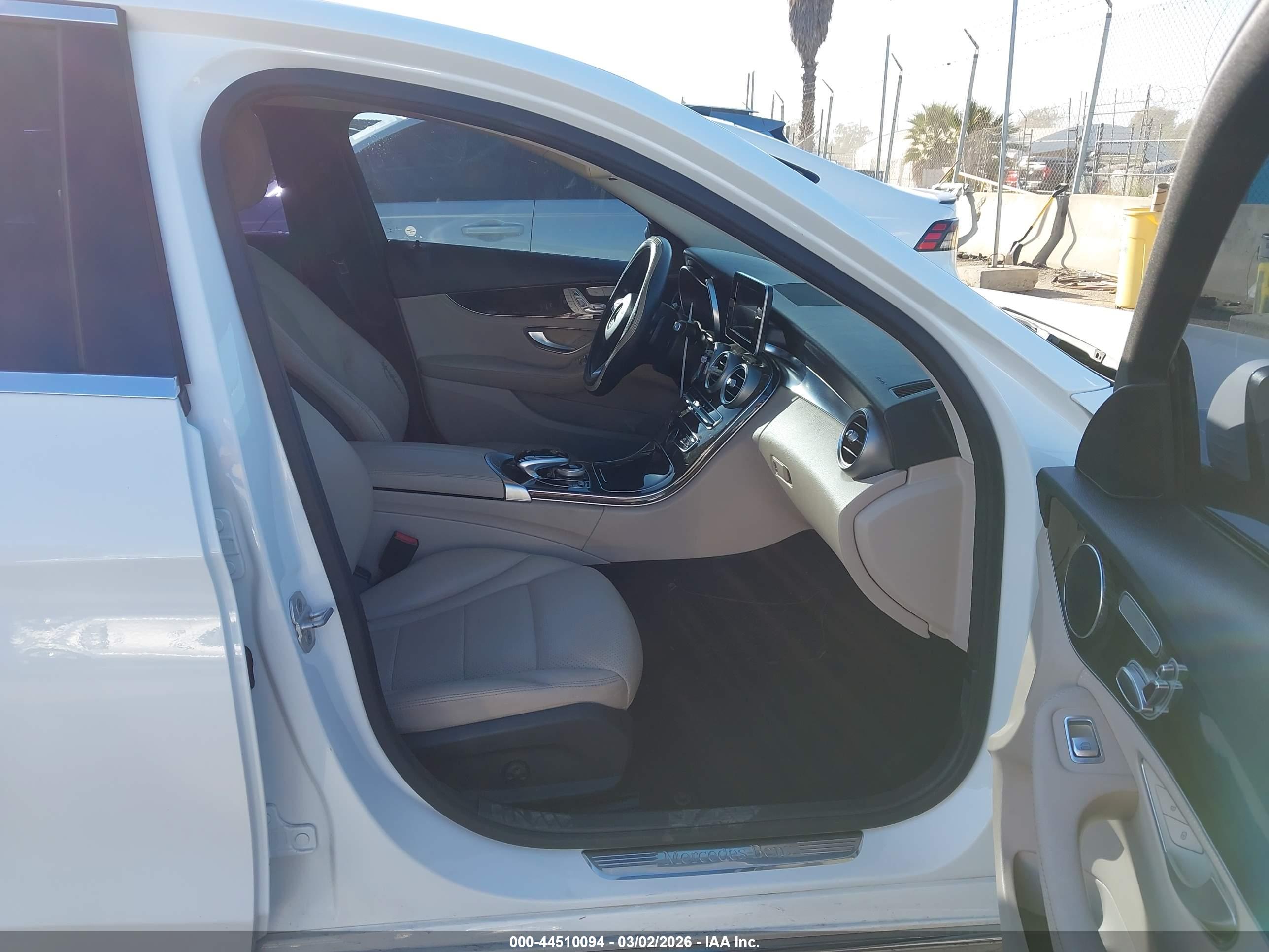 MERCEDES-BENZ C image 5