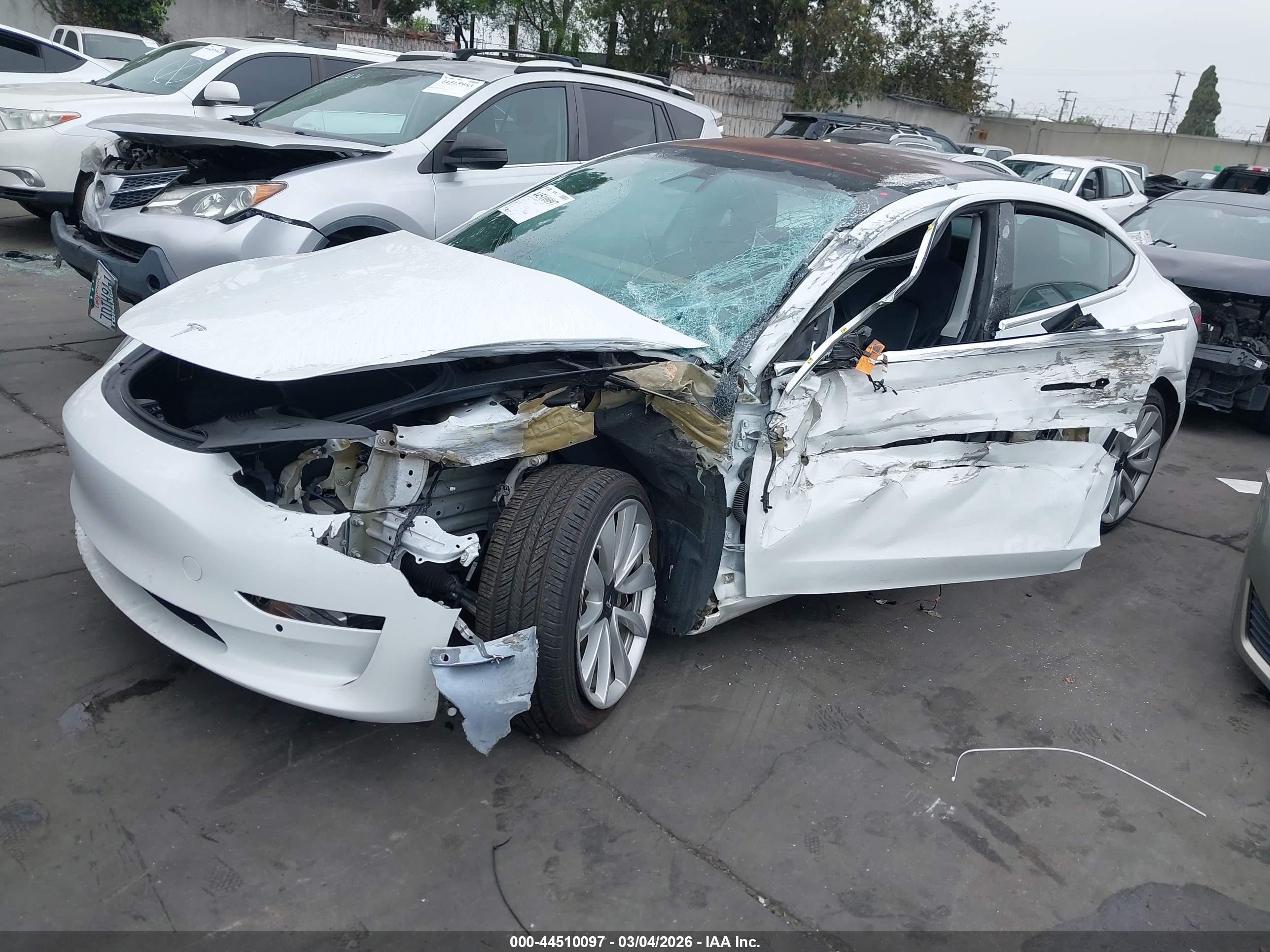 TESLA MODEL image 2