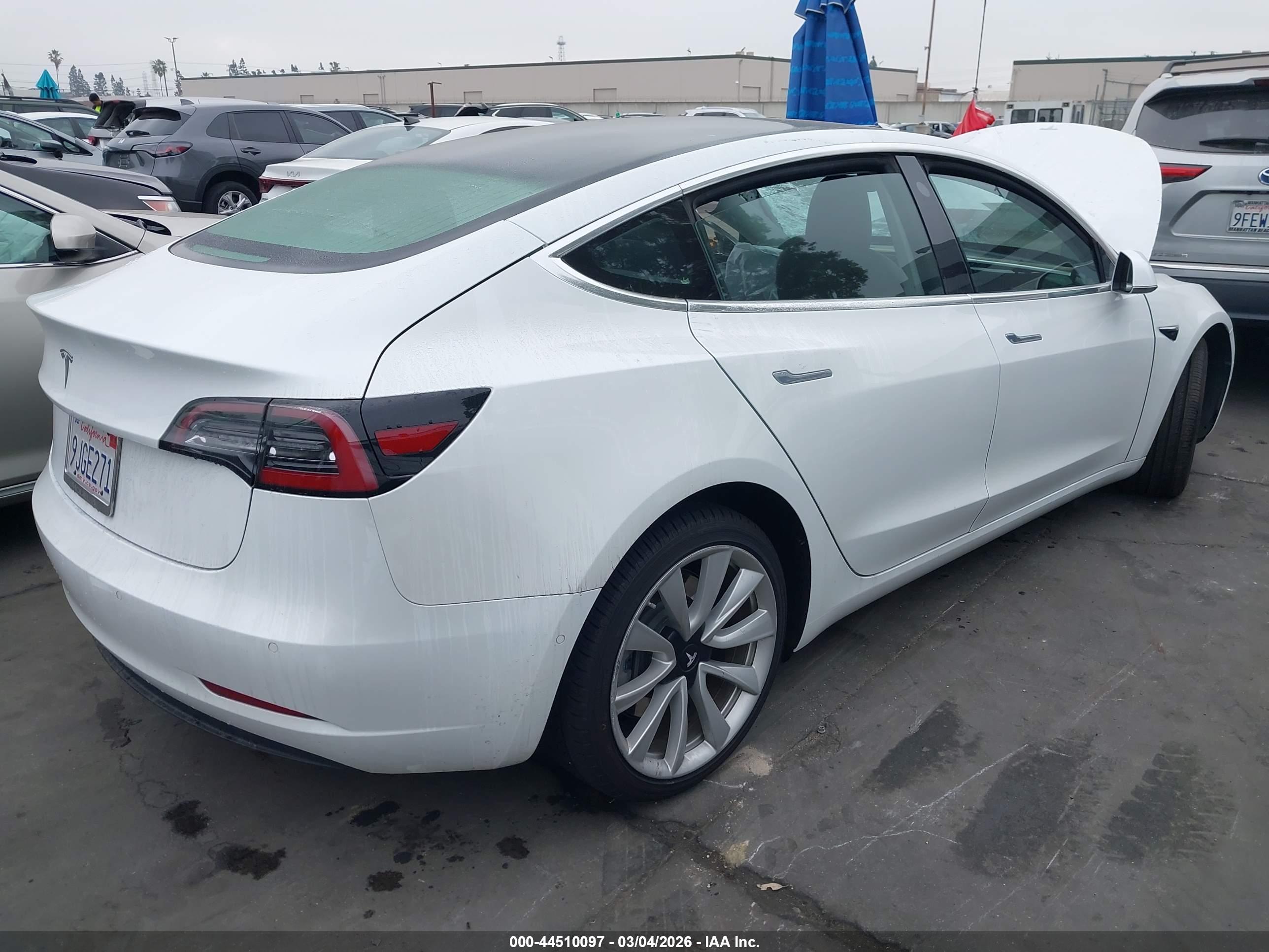 TESLA MODEL image 4