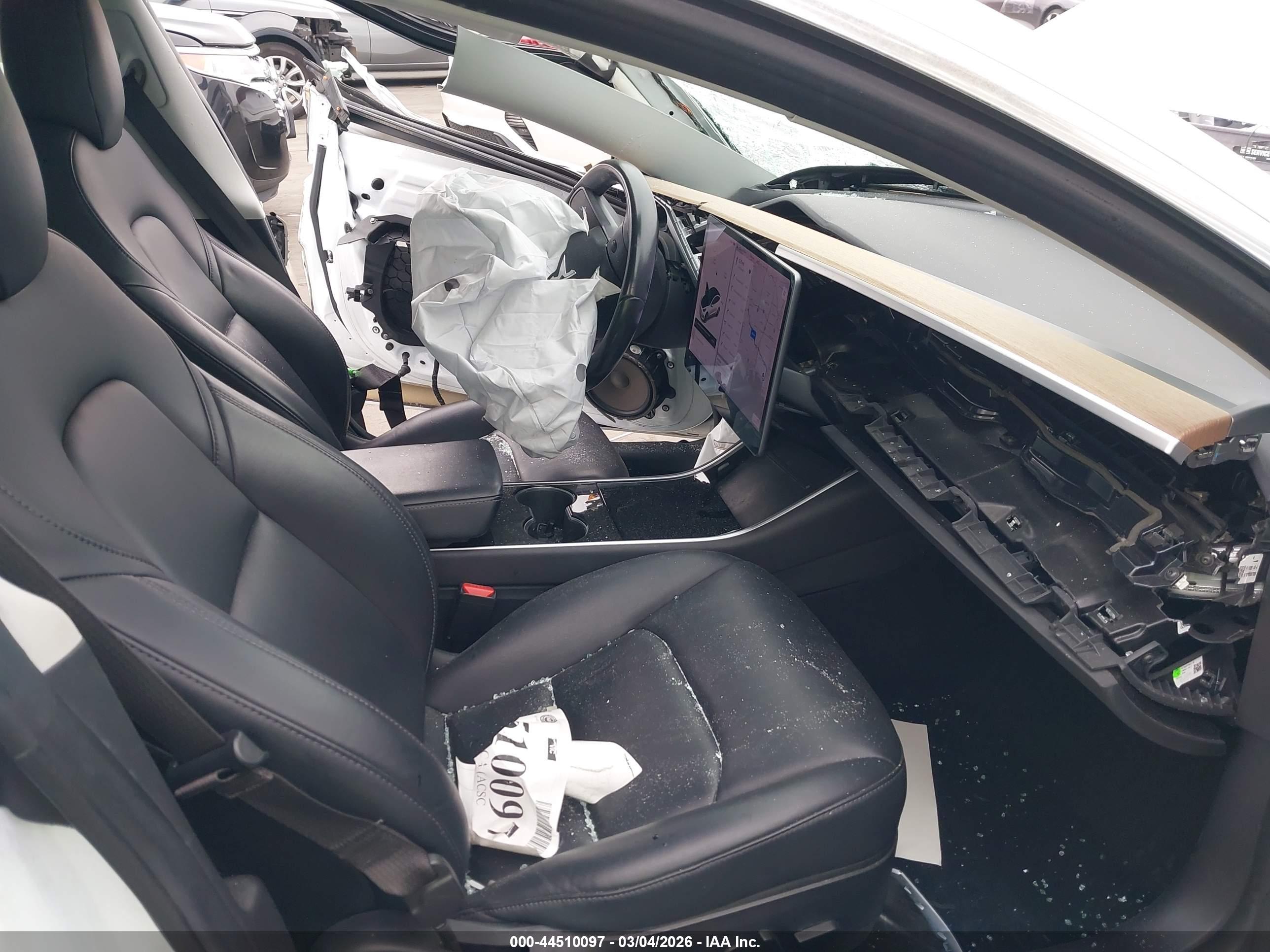 TESLA MODEL image 5