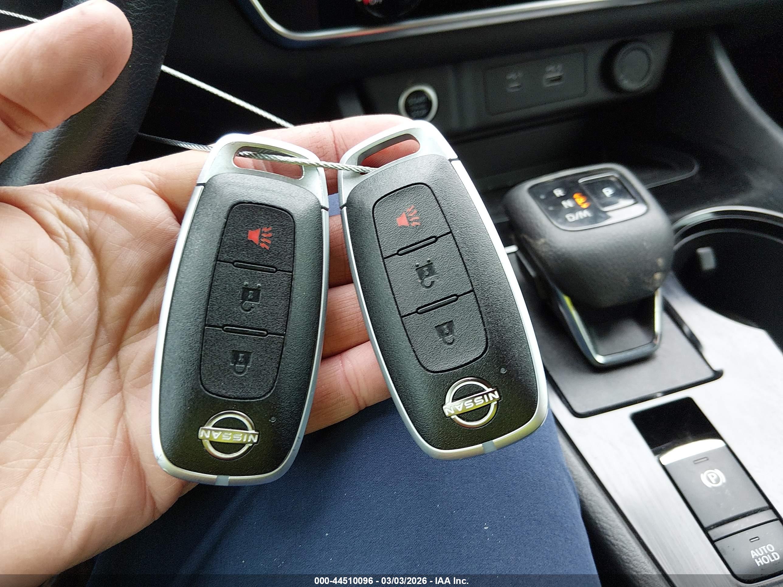 NISSAN ROGUE image 11