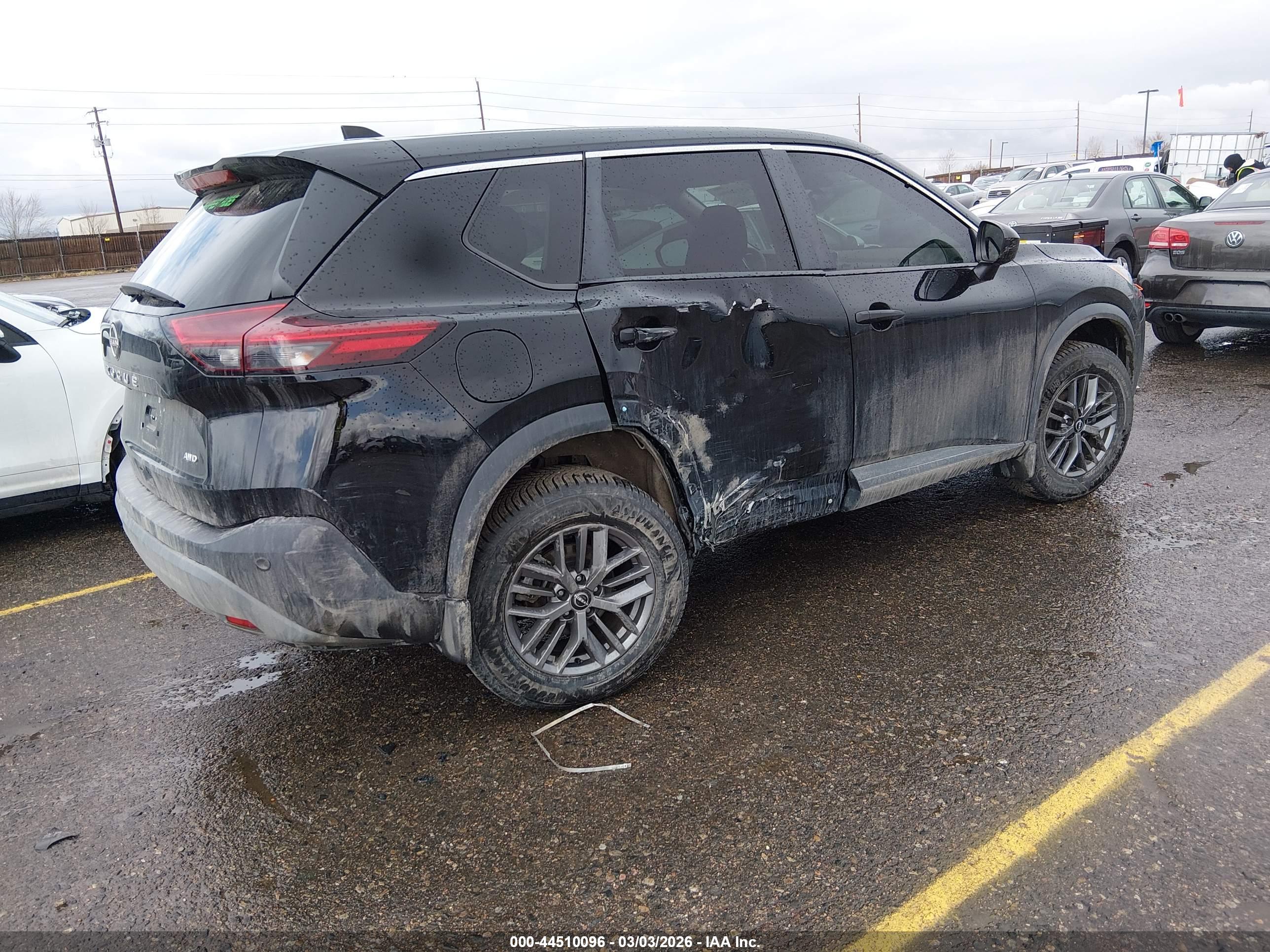 NISSAN ROGUE image 4