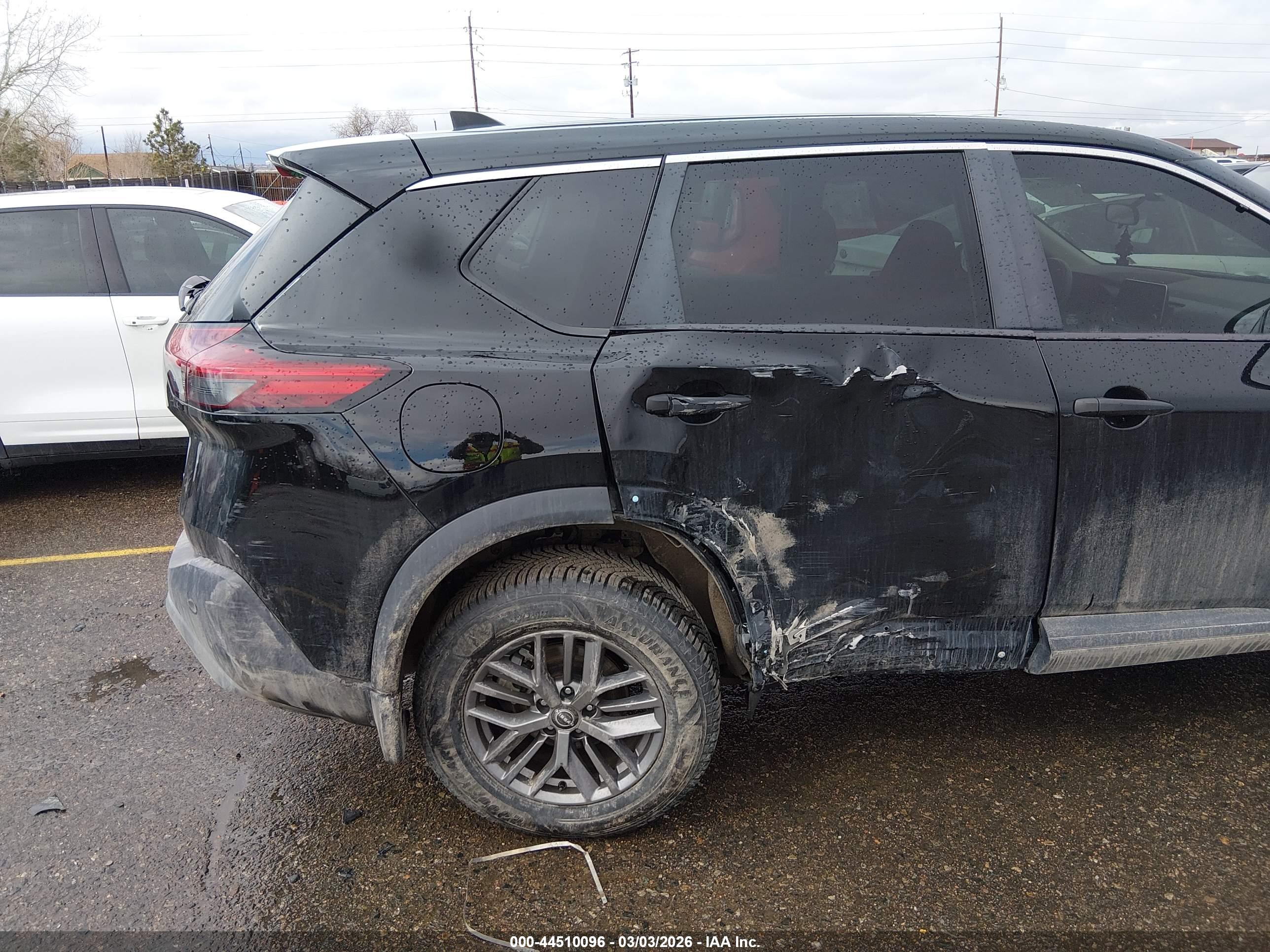 NISSAN ROGUE image 6