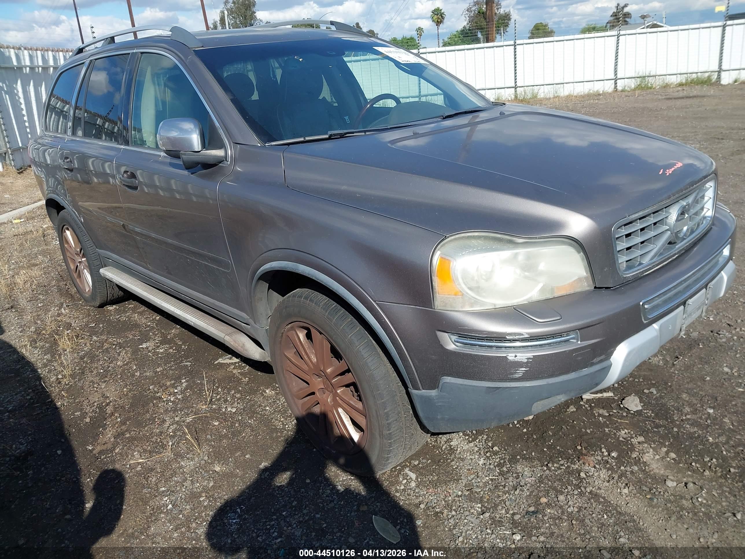 VOLVO XC90 image 6