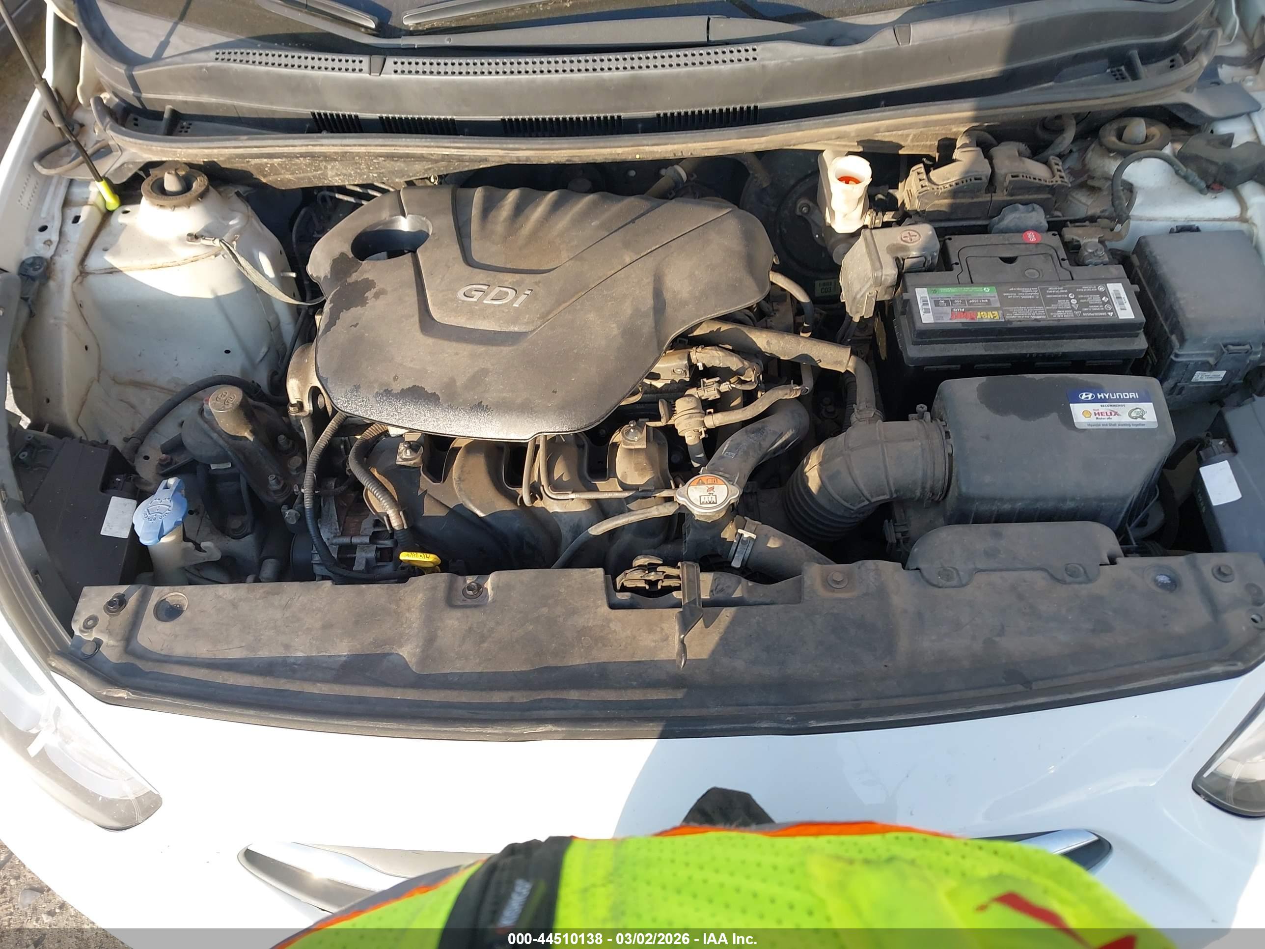 HYUNDAI ACCENT image 10