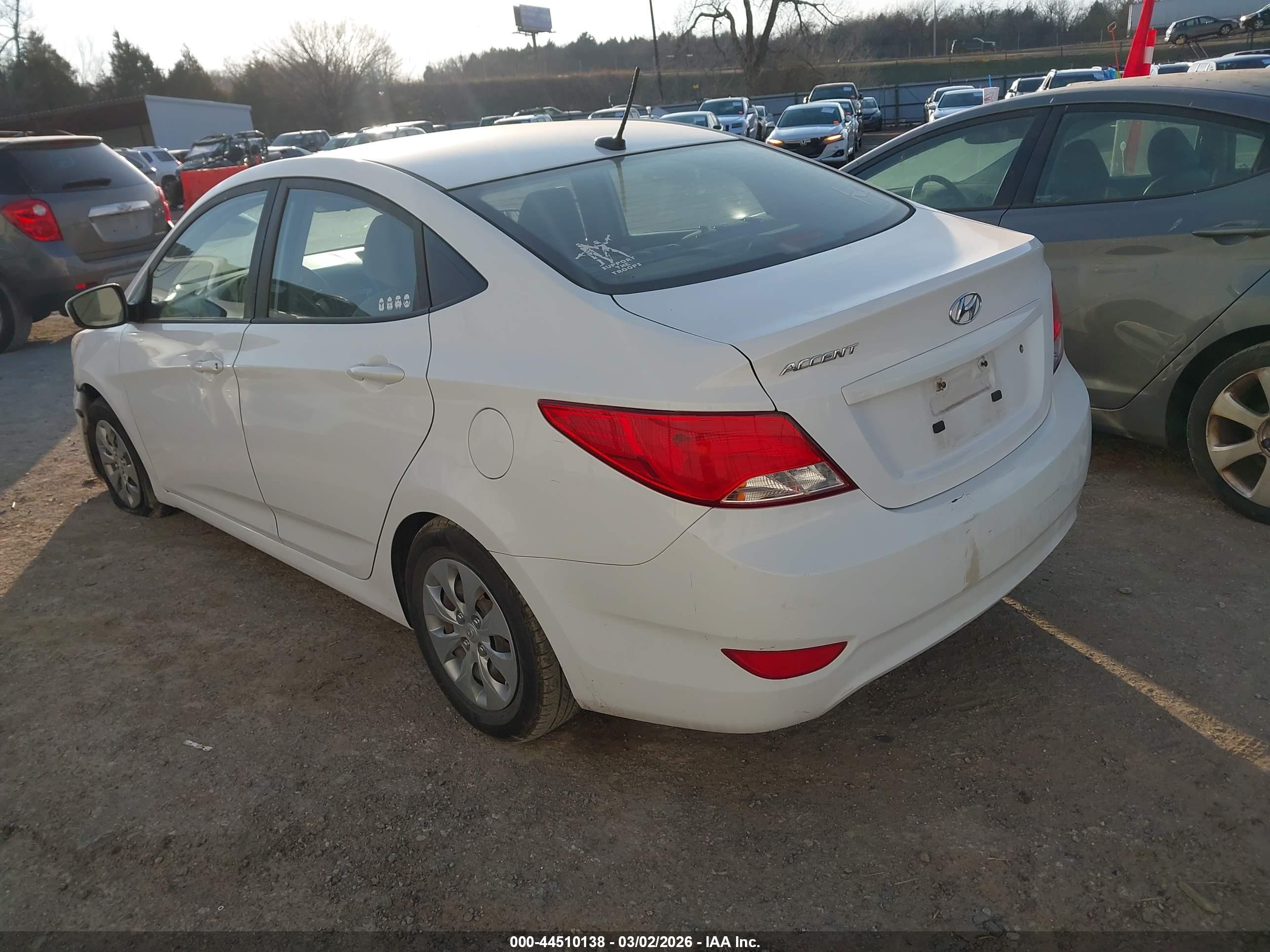 HYUNDAI ACCENT image 3