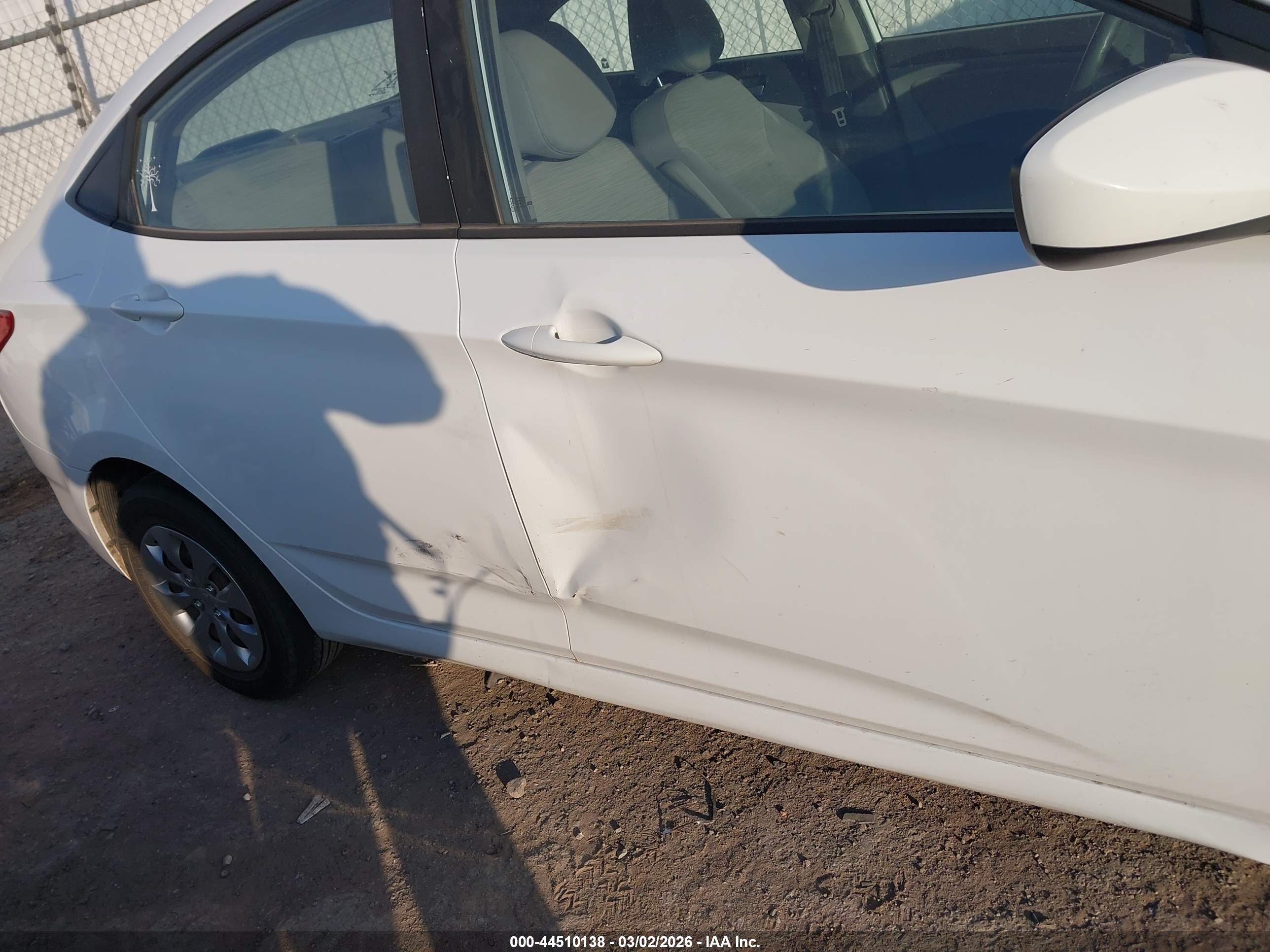 HYUNDAI ACCENT image 6