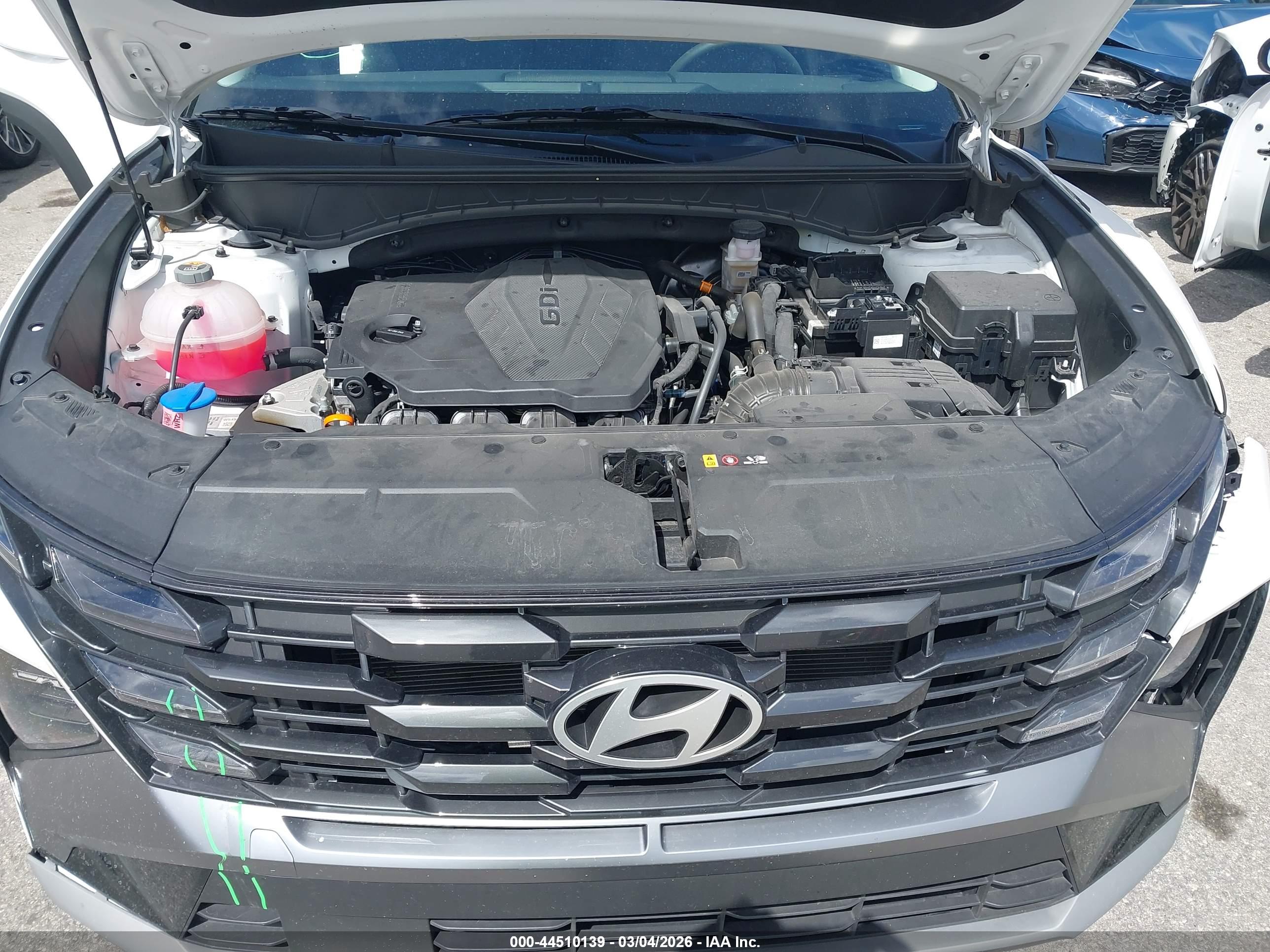 HYUNDAI TUCSON image 10