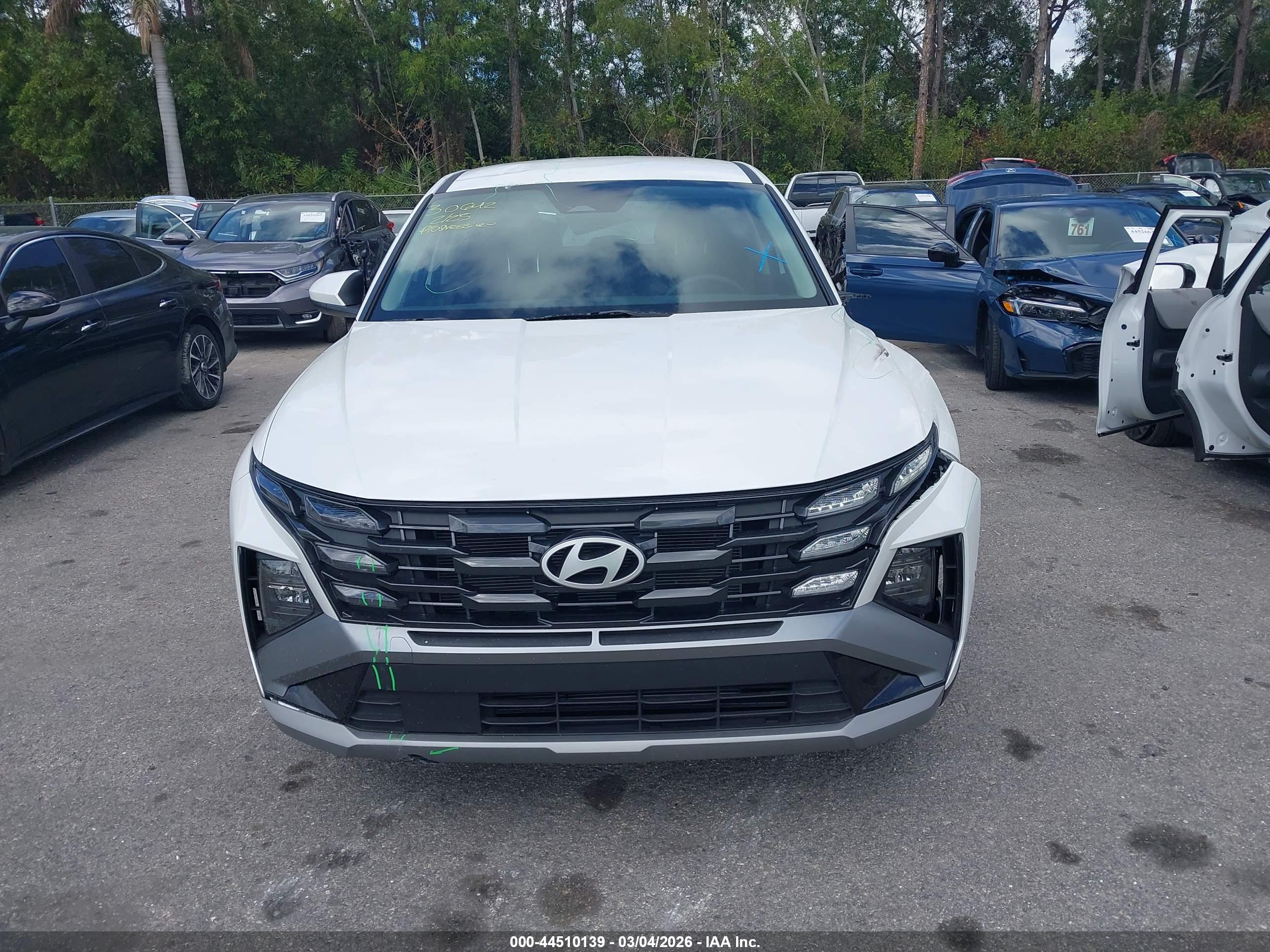 HYUNDAI TUCSON image 6