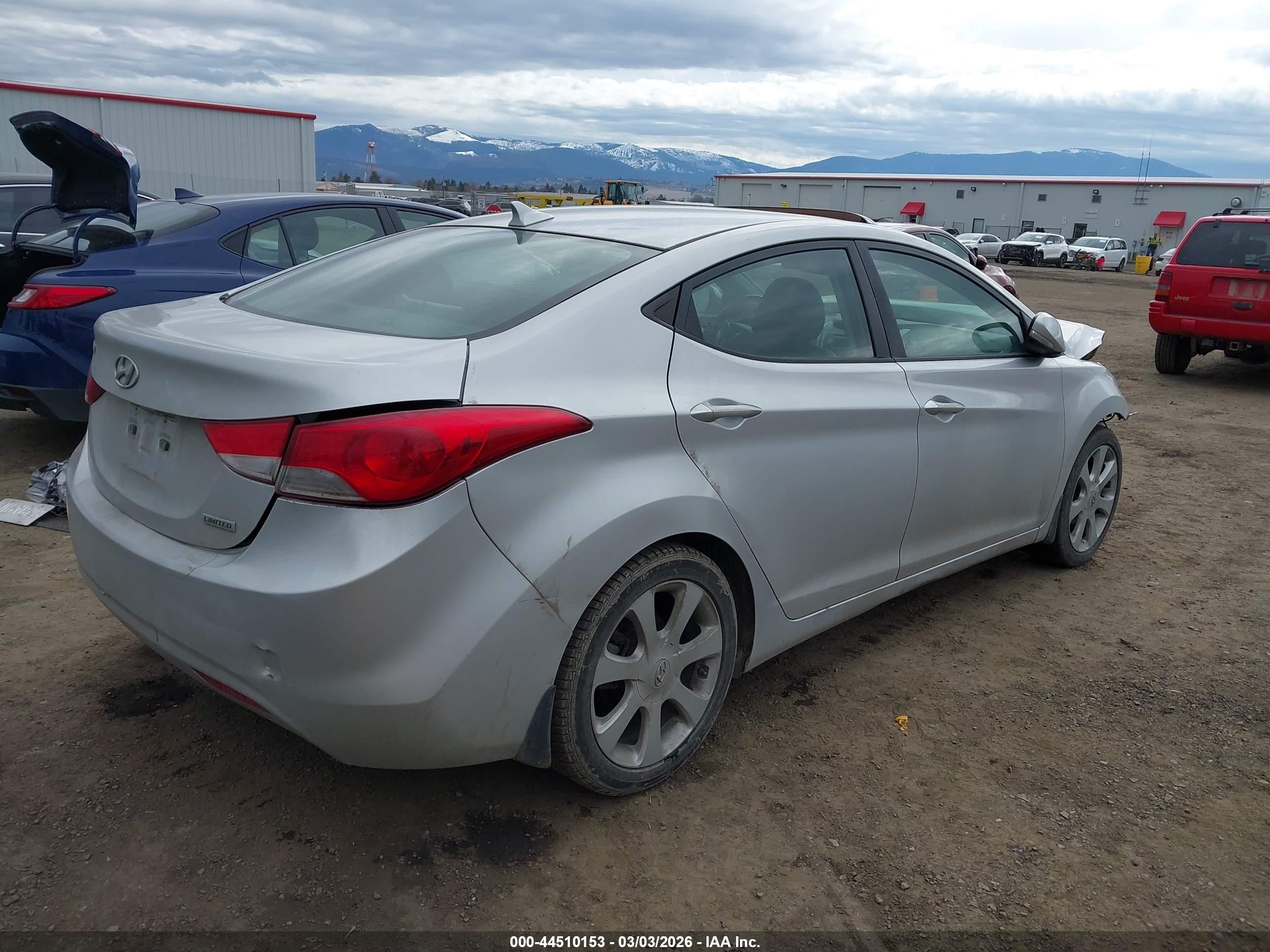 HYUNDAI ELANTRA image 4