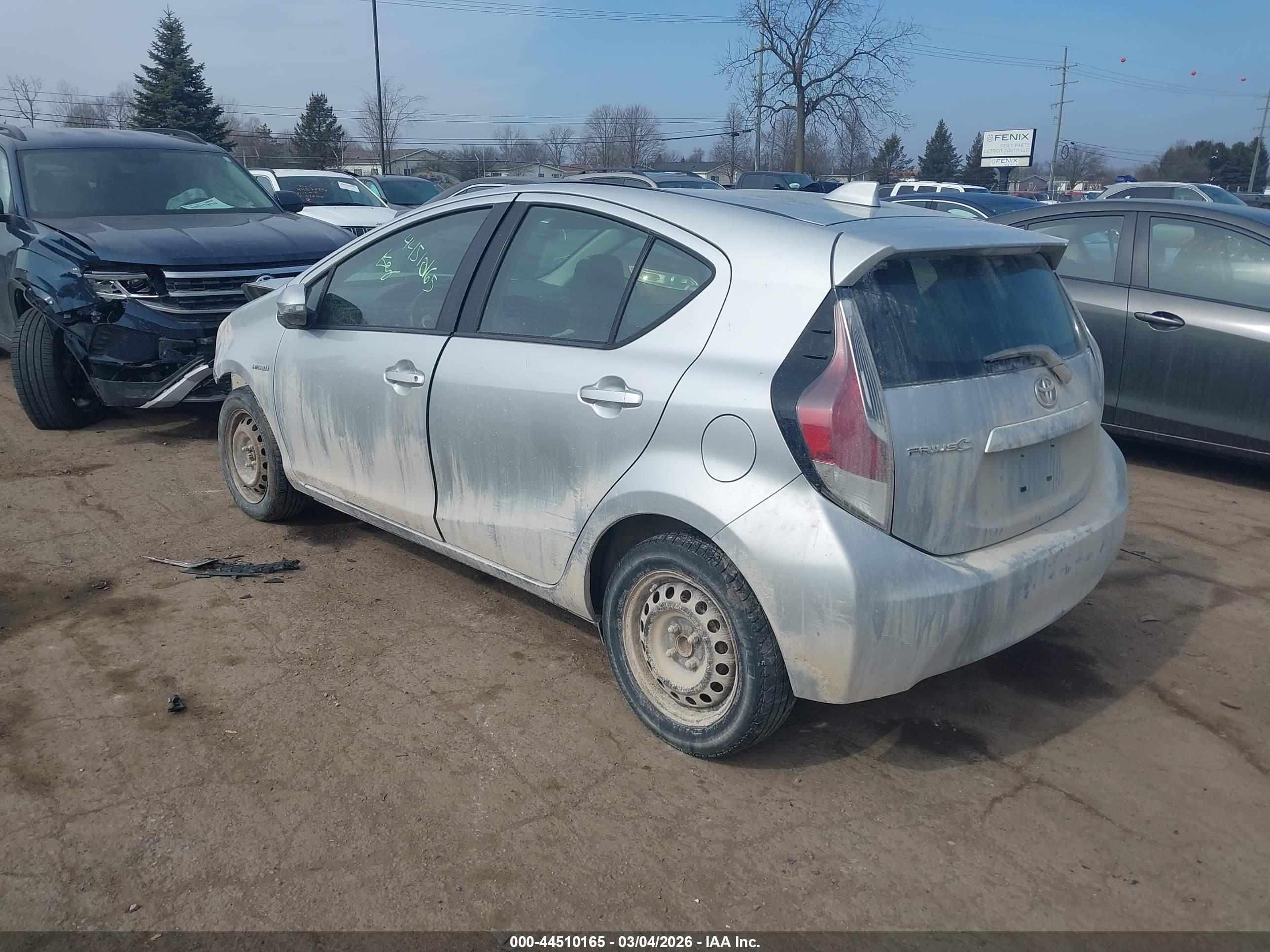 TOYOTA PRIUS image 3