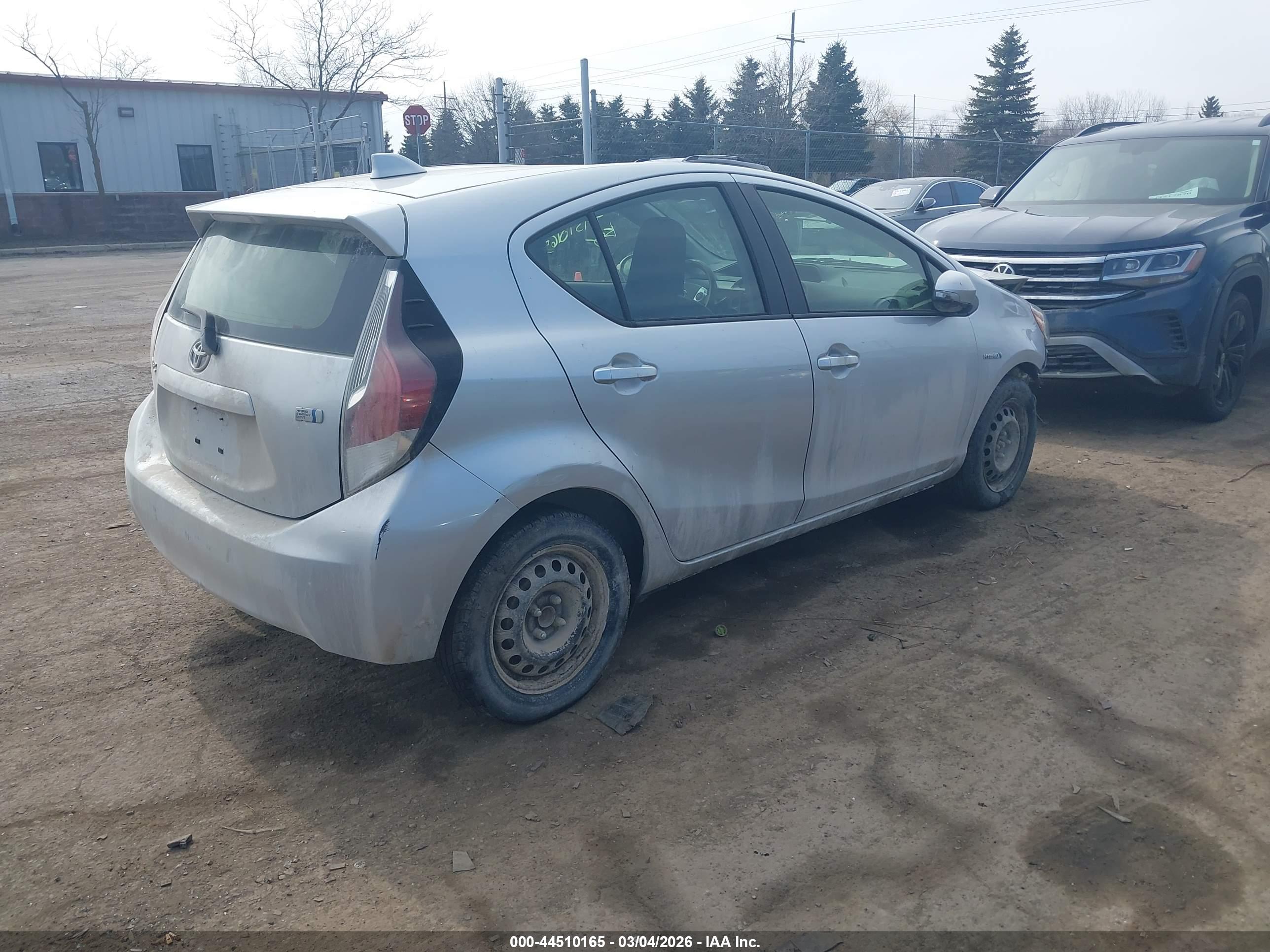 TOYOTA PRIUS image 4