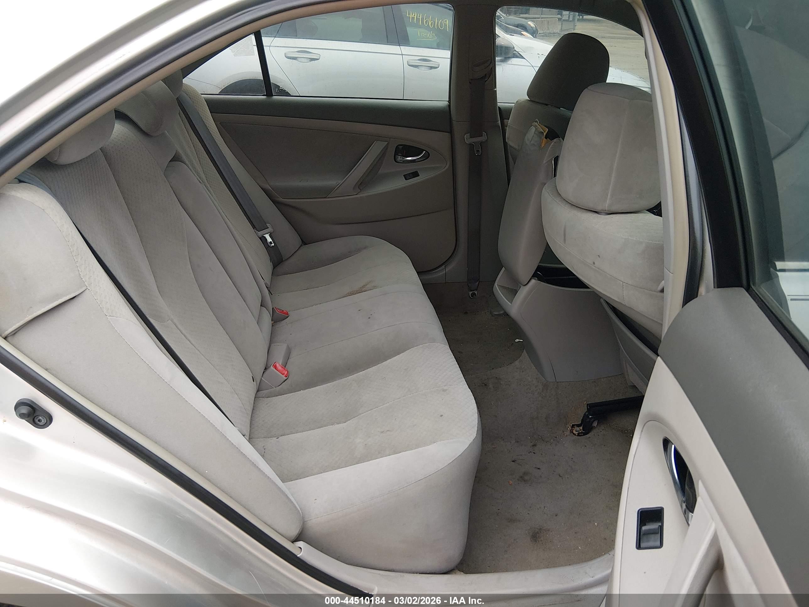 TOYOTA CAMRY image 8