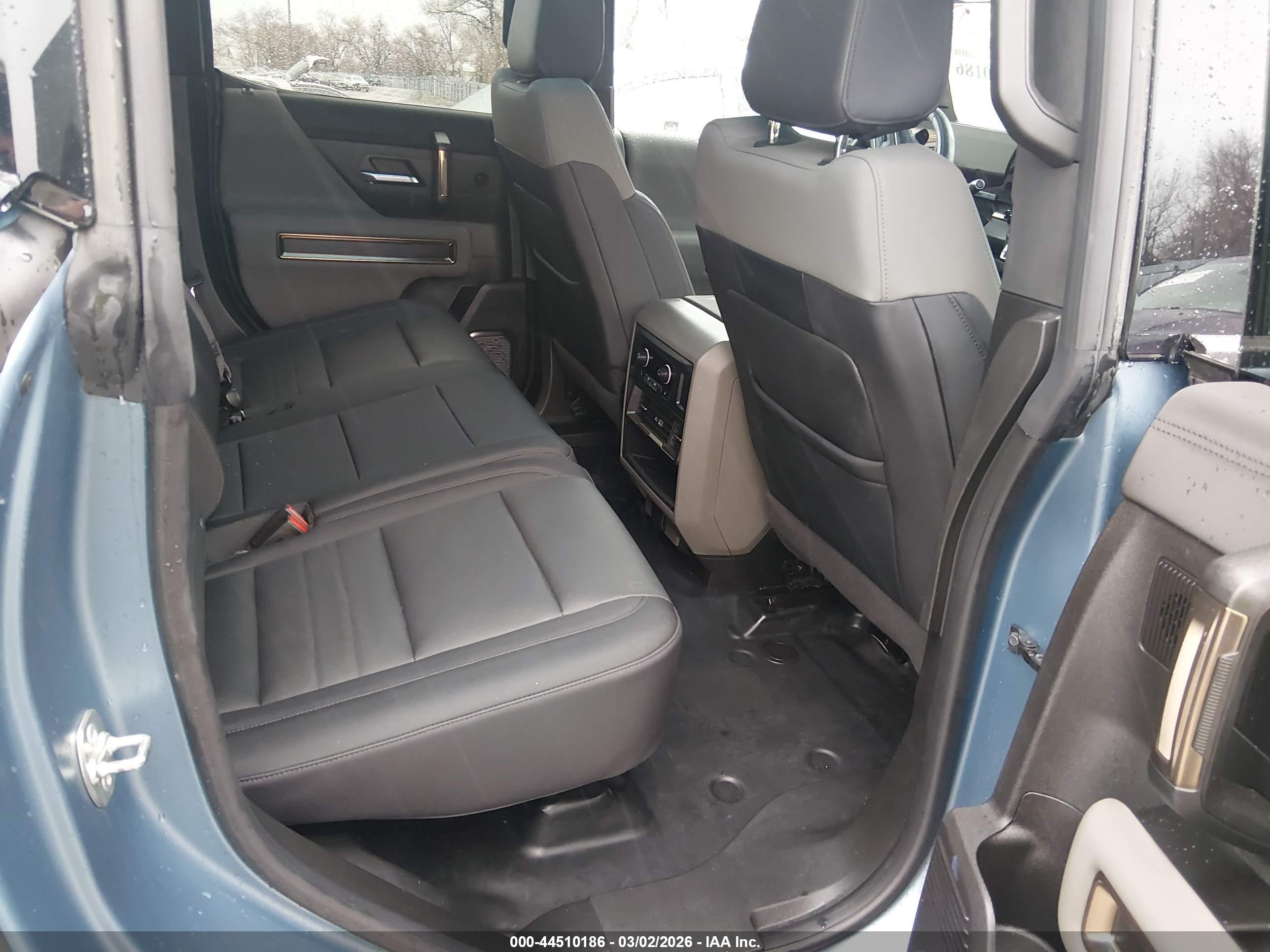 GMC HUMMER image 8