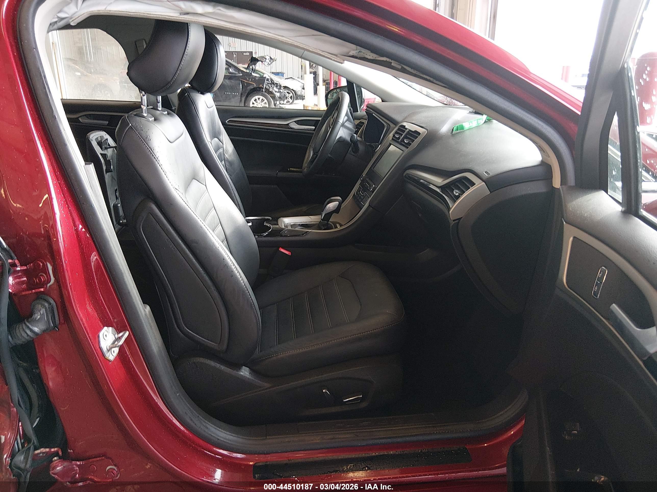 FORD FUSION image 5
