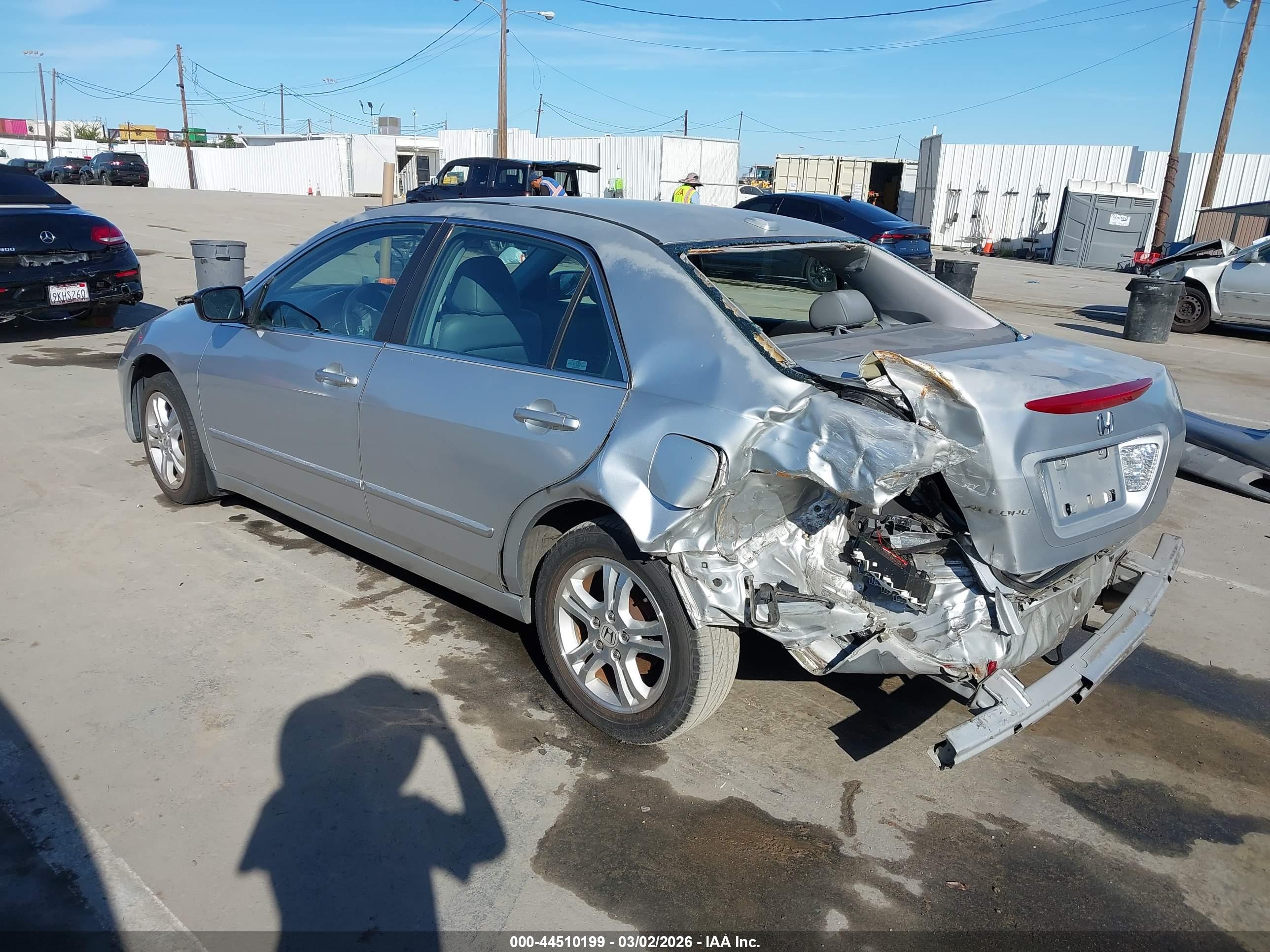 HONDA ACCORD image 3