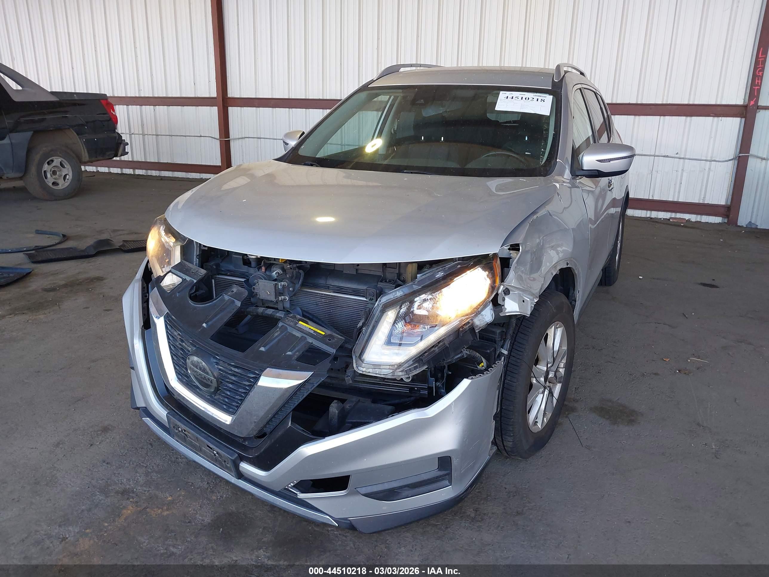 NISSAN ROGUE image 6