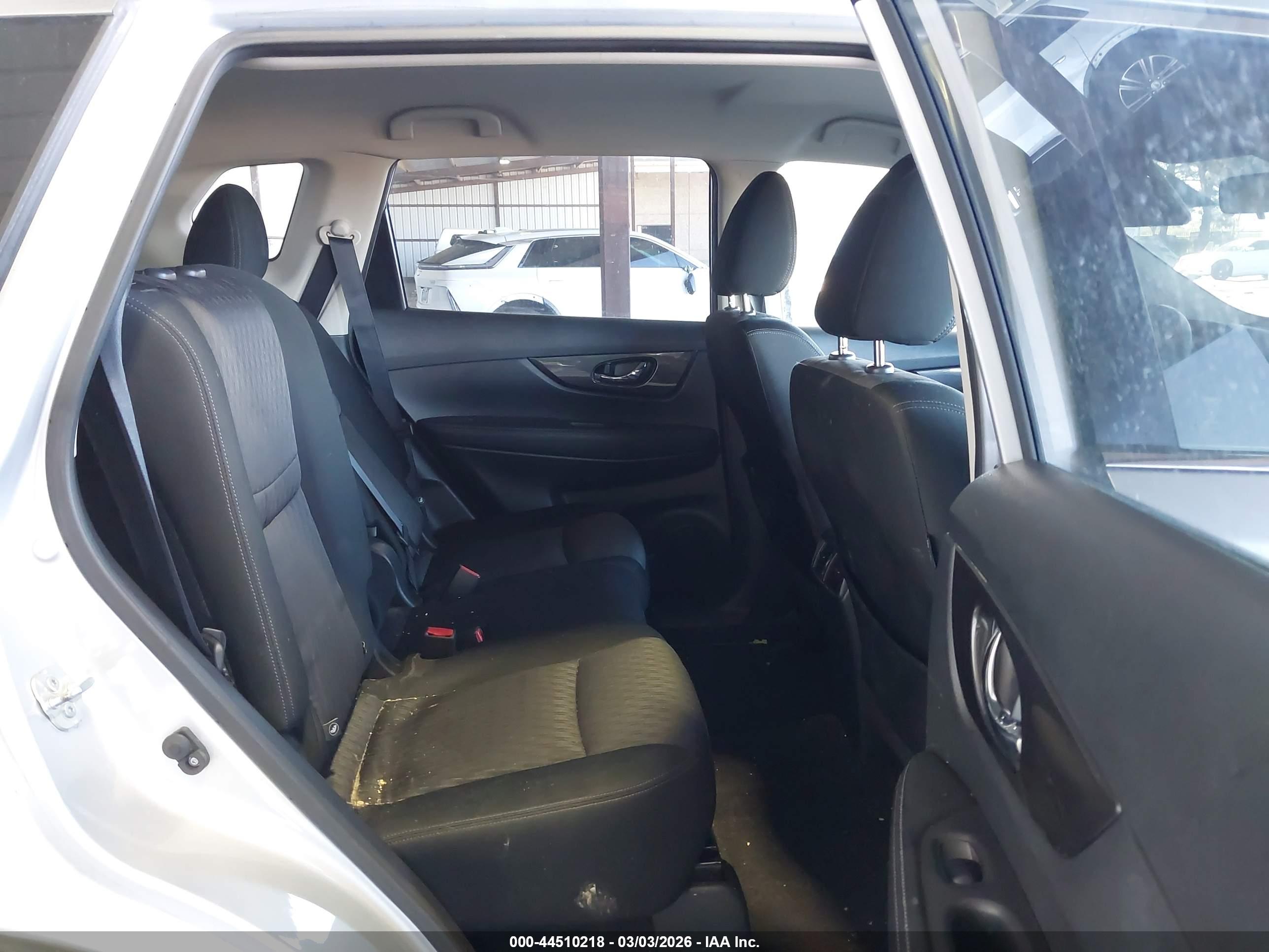 NISSAN ROGUE image 8