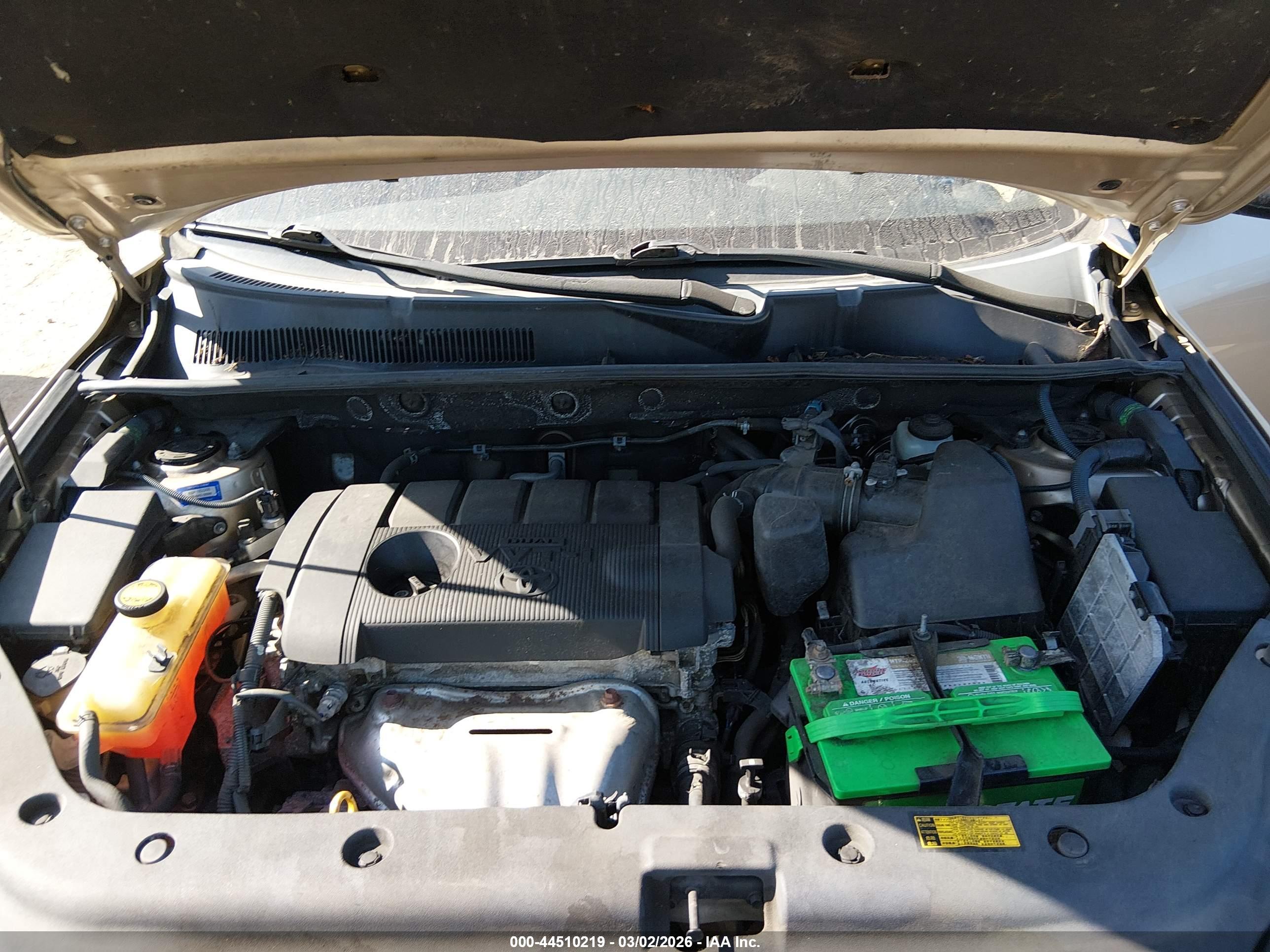 TOYOTA RAV4 image 10