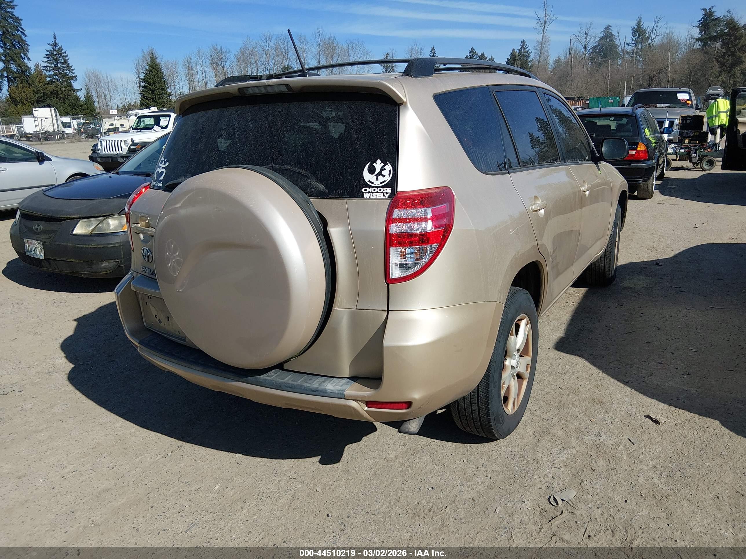 TOYOTA RAV4 image 4