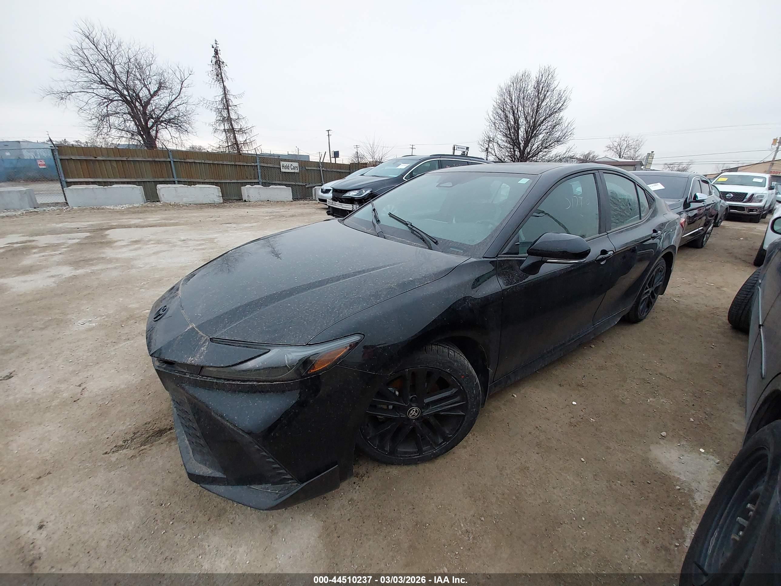 TOYOTA CAMRY image 2